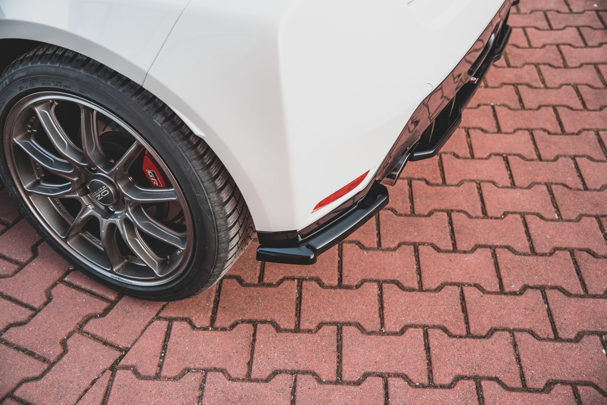 Maxton Design - Heck Ansatz Flaps Diffusor V1 für Toyota GR Yaris Mk4 - Aerowerk.