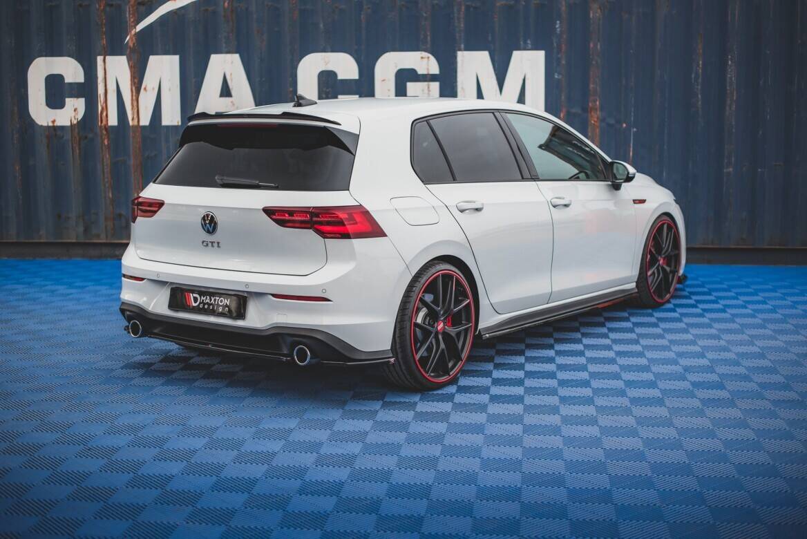 Maxton Design - Heck Ansatz Flaps Diffusor V1 für VW Golf GTI / GTE Mk8 - Aerowerk.