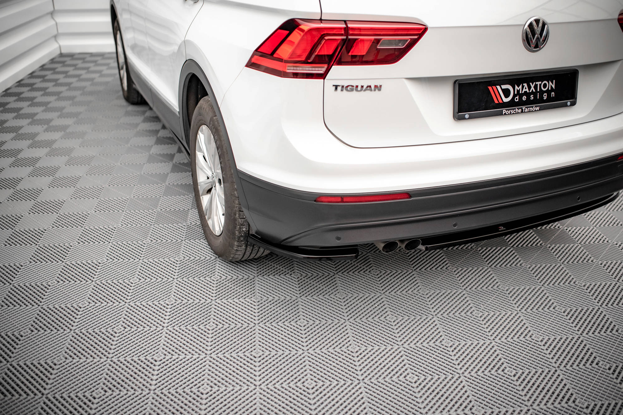 Maxton Design - Heck Ansatz Flaps Diffusor V1 für VW Tiguan Mk2 - Aerowerk.