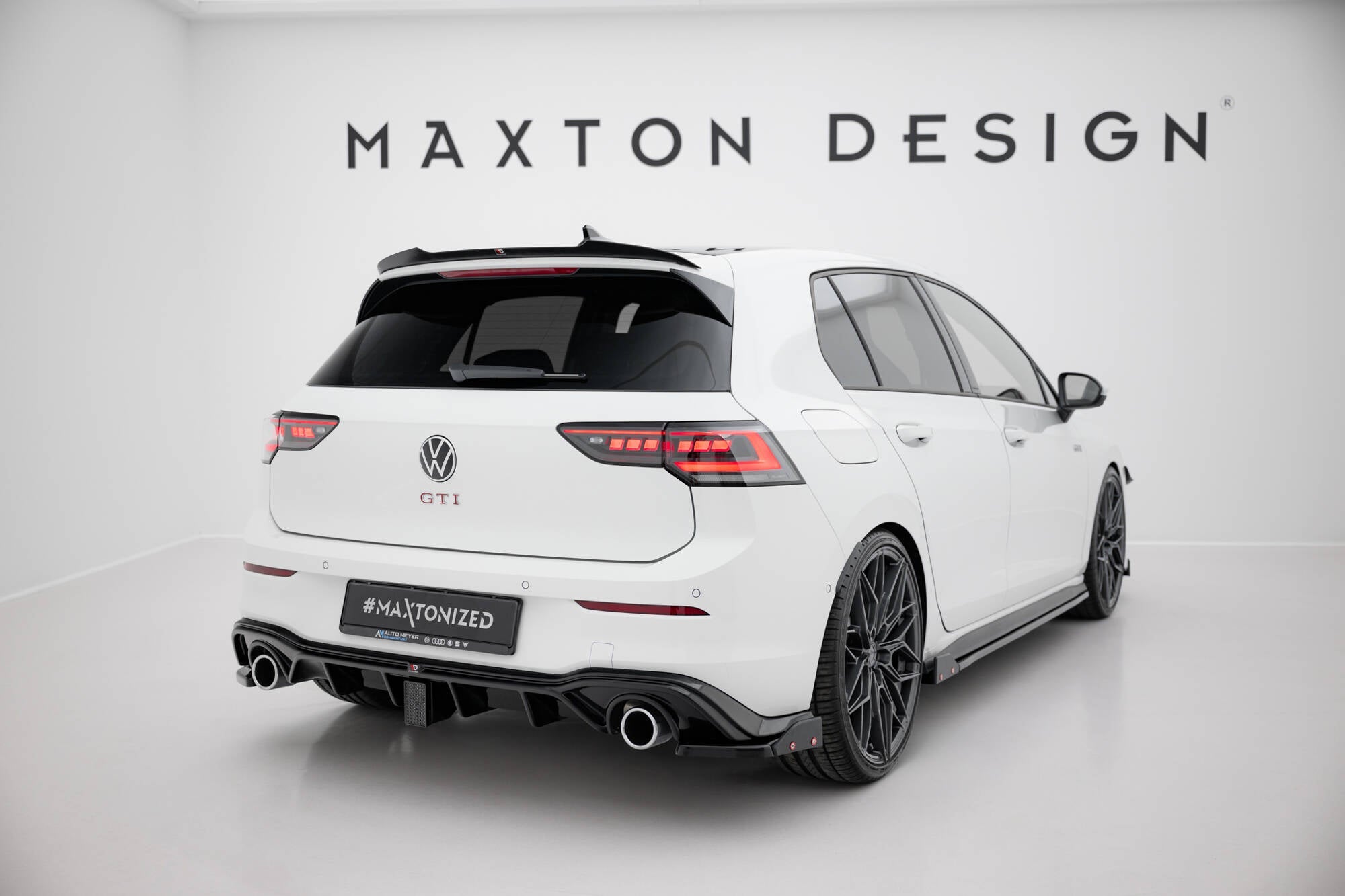 Maxton Design - Heck Ansatz Flaps Diffusor V2 + Flaps für VW Golf GTI / GTE Mk8 - Aerowerk.