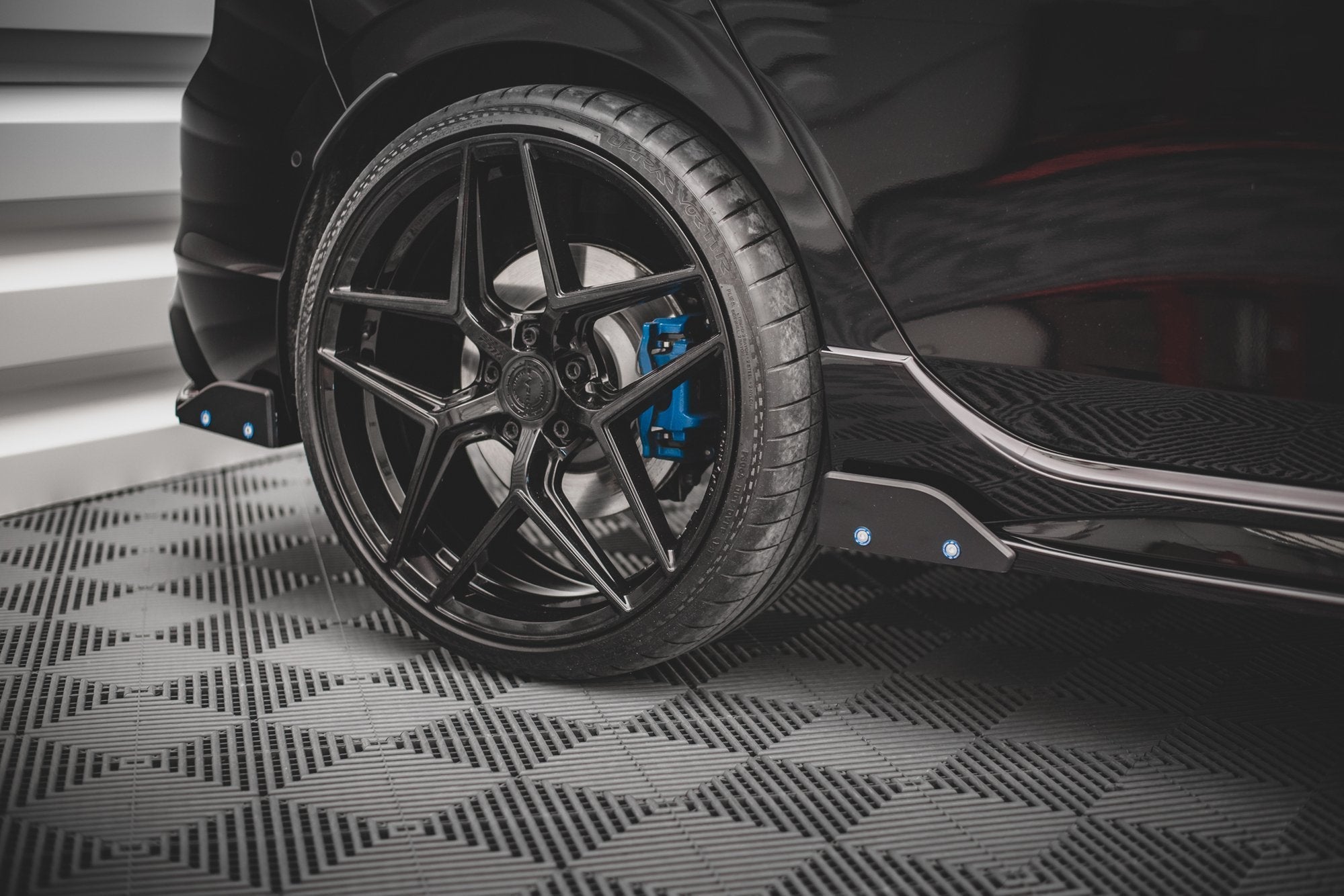 Maxton Design - Heck Ansatz Flaps Diffusor V2 + Flaps für VW Golf R Mk8 Facelift - Aerowerk.