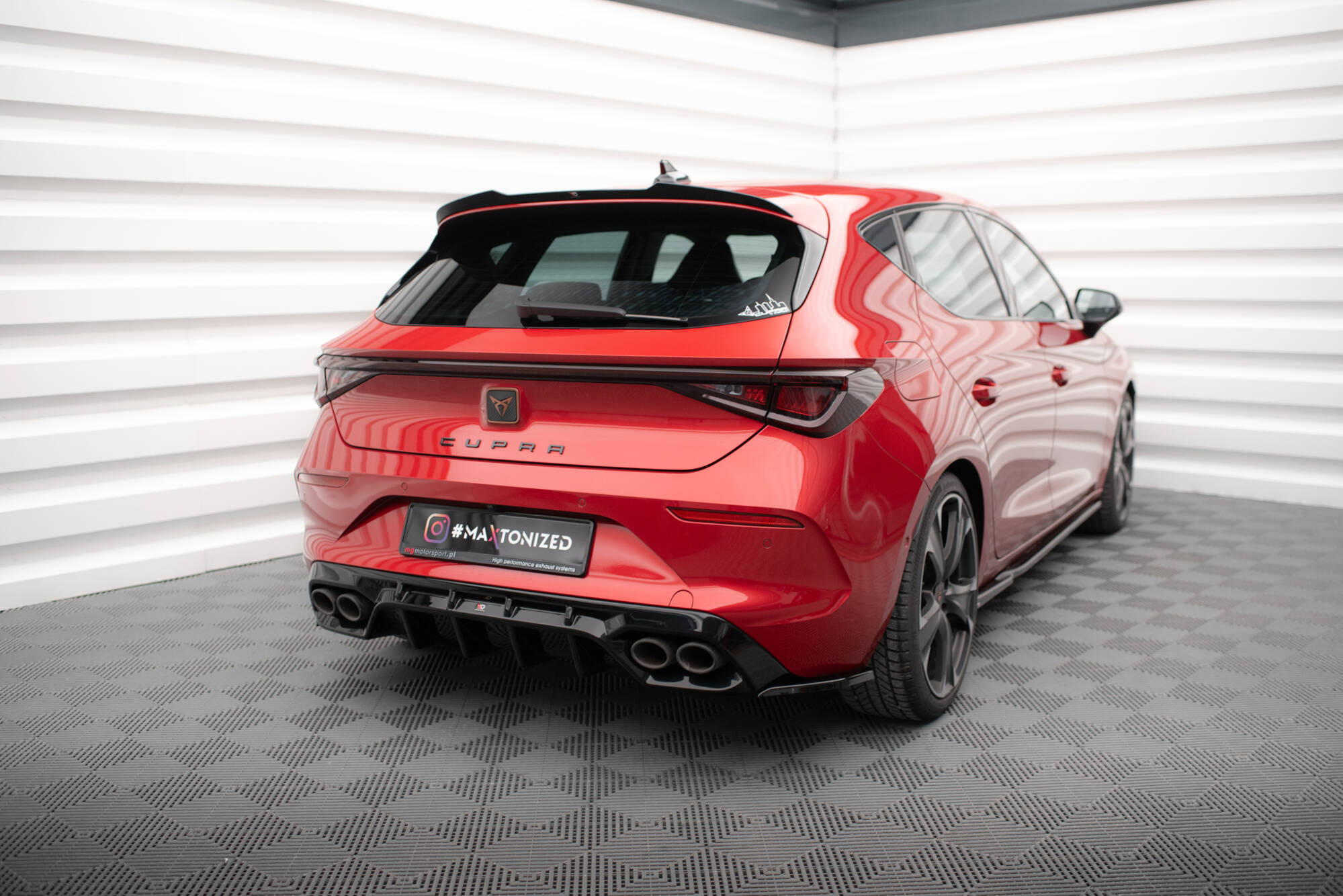 Maxton Design - Heck Ansatz Flaps Diffusor V2 für Cupra Leon Hatchback Mk1 - Aerowerk.