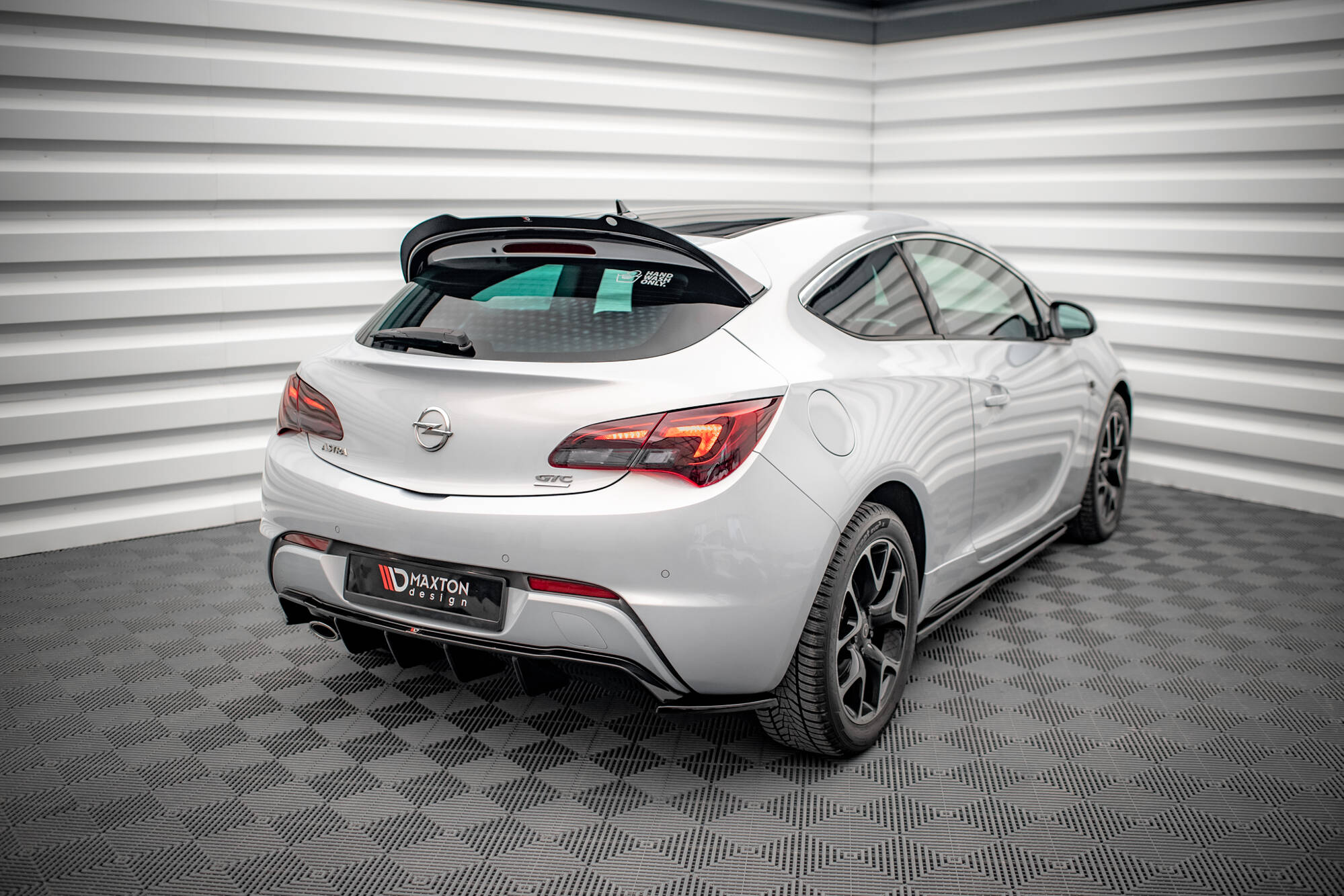 Maxton Design - Heck Ansatz Flaps Diffusor V2 für Opel Astra GTC OPC - Line J - Aerowerk.