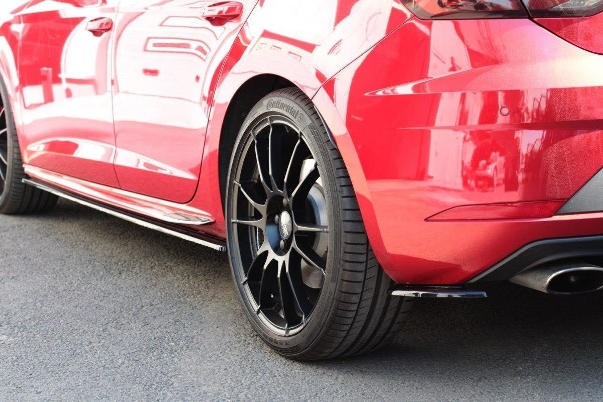 Maxton Design - Heck Ansatz Flaps Diffusor V2 für Seat Leon Cupra Mk3 FL Hatchback - Aerowerk.