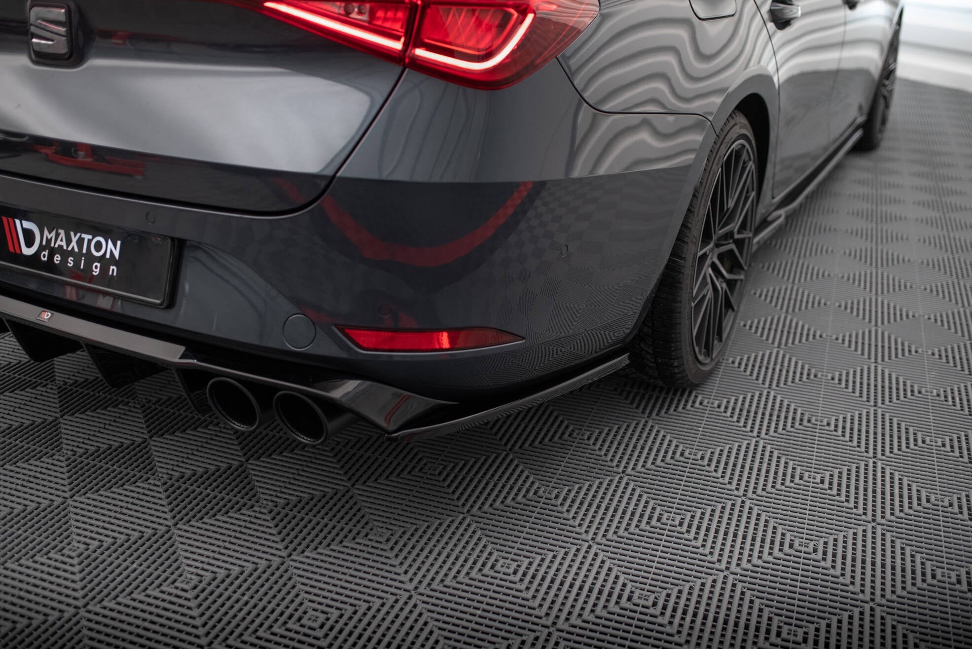 Maxton Design - Heck Ansatz Flaps Diffusor V2 für Seat Leon ST FR Mk4 - Aerowerk.