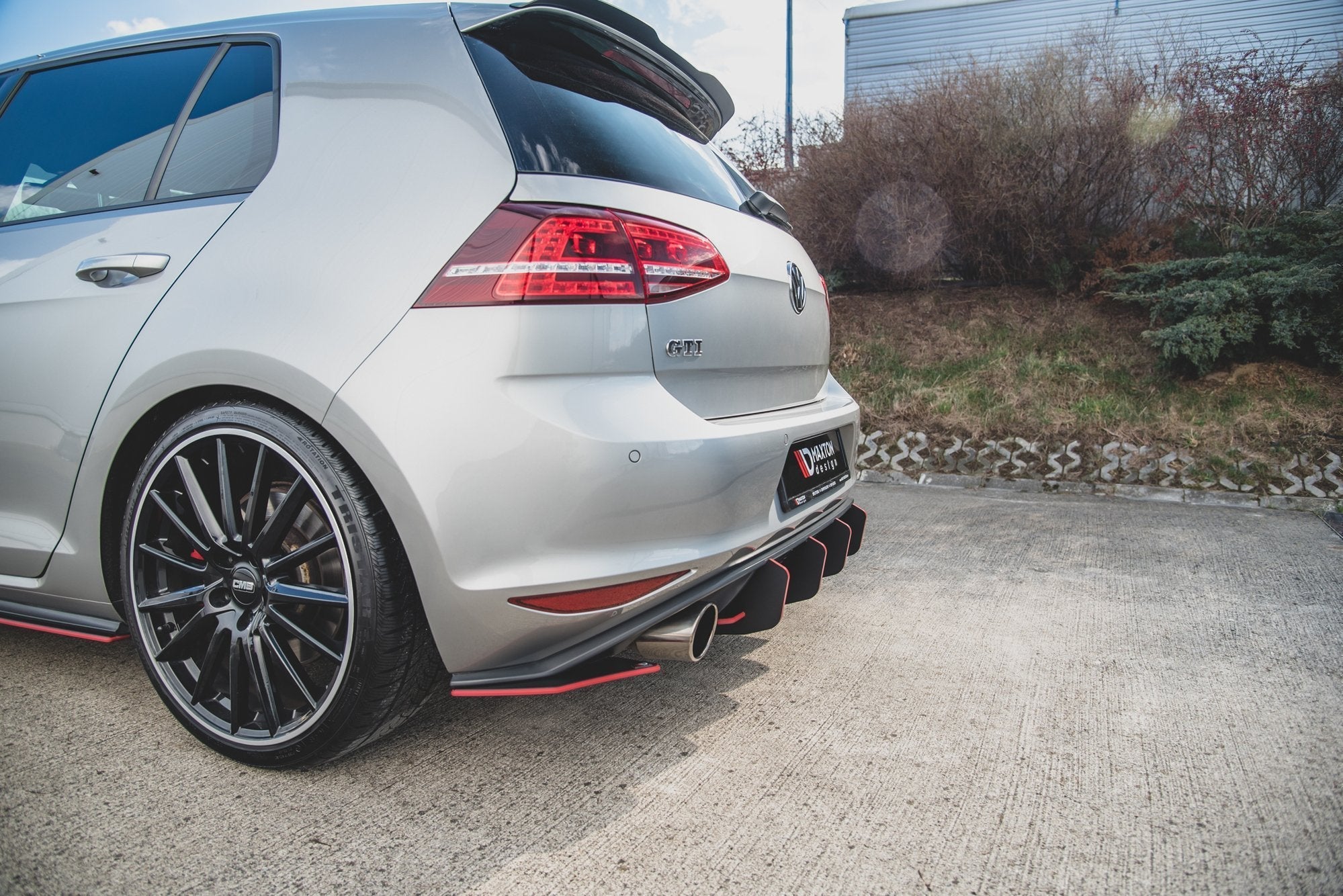Maxton Design - Heck Ansatz Flaps Diffusor V2 für VW Golf 7 GTI - Aerowerk.