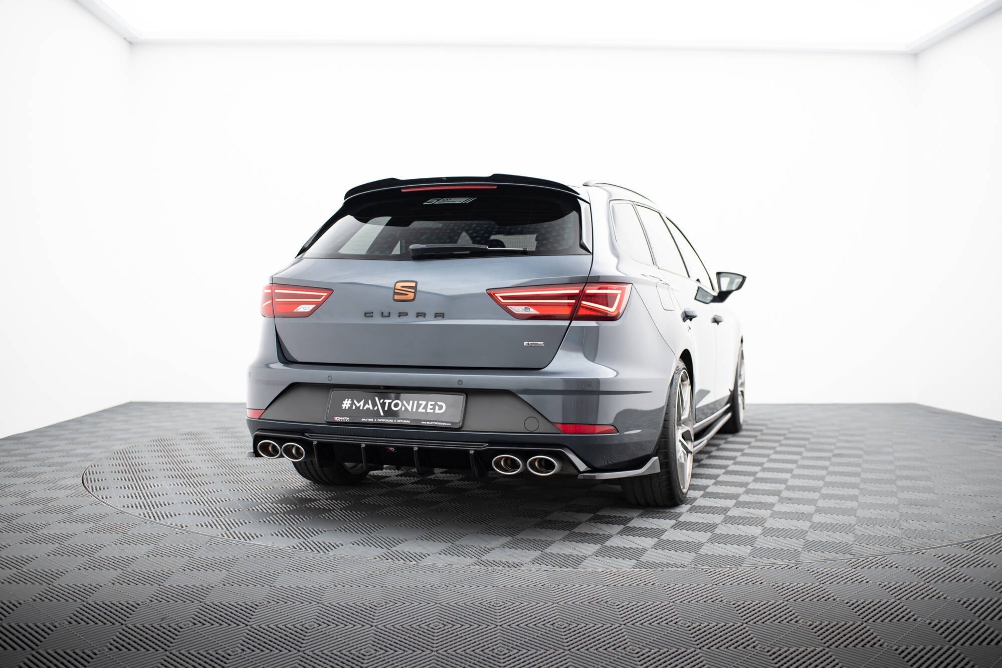 Maxton Design - Heck Ansatz Flaps Diffusor V3 für Seat Leon Cupra Mk3 FL Sportstourer - Aerowerk.