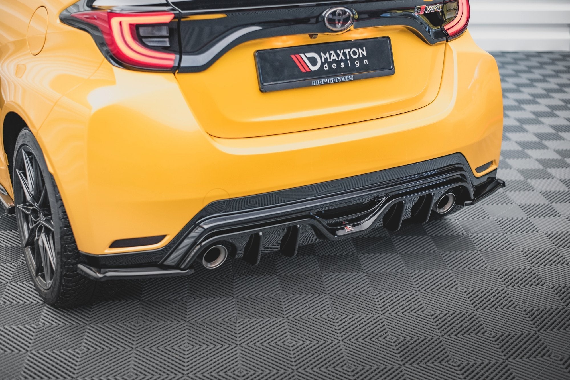 Maxton Design - Heck Ansatz Flaps Diffusor V3 für Toyota GR Yaris Mk4 - Aerowerk.