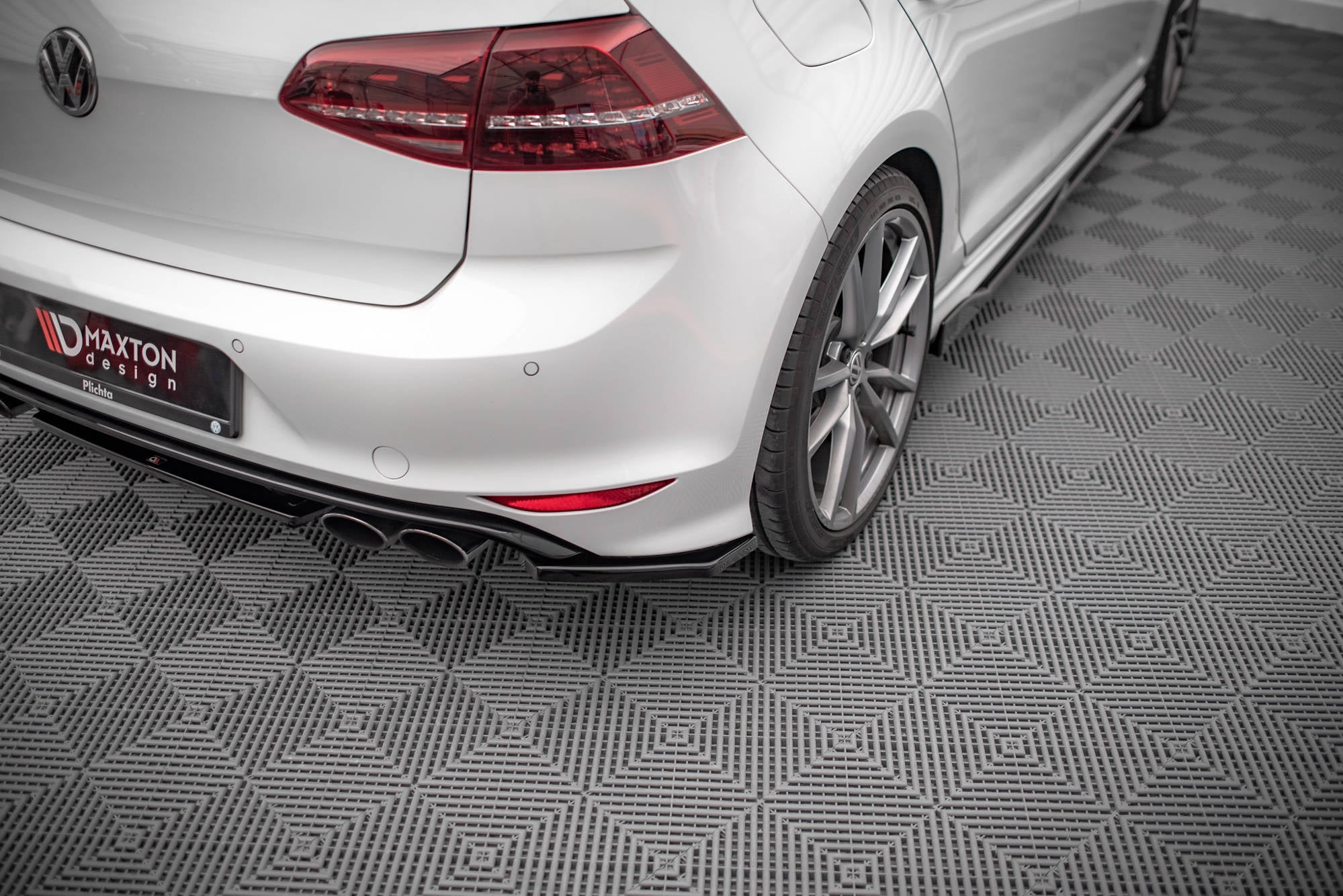 Maxton Design - Heck Ansatz Flaps Diffusor V3 für VW Golf R Mk7 - Aerowerk.