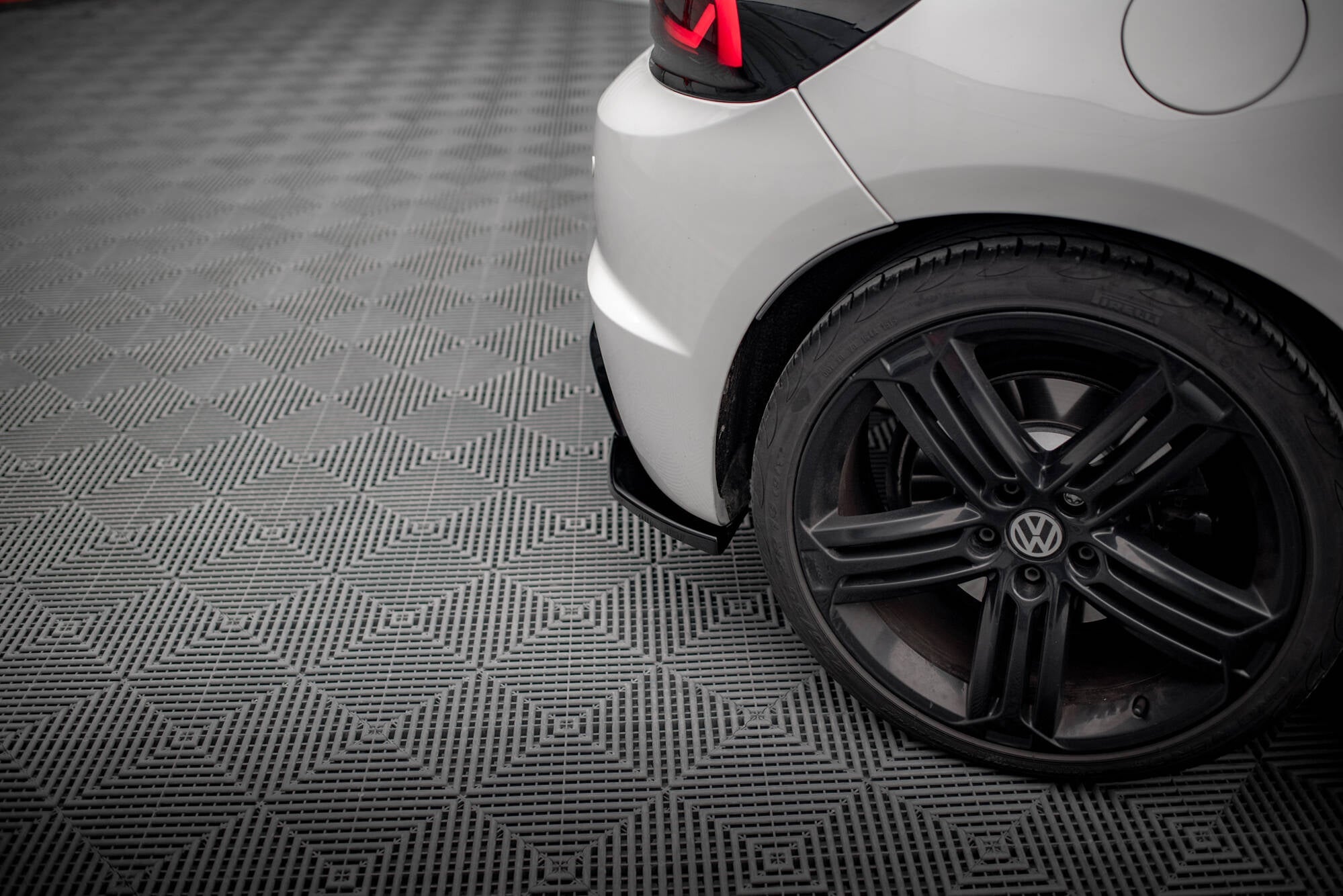 Maxton Design - Heck Ansatz Flaps Diffusor V3 für VW Scirocco R Mk3 - Aerowerk.