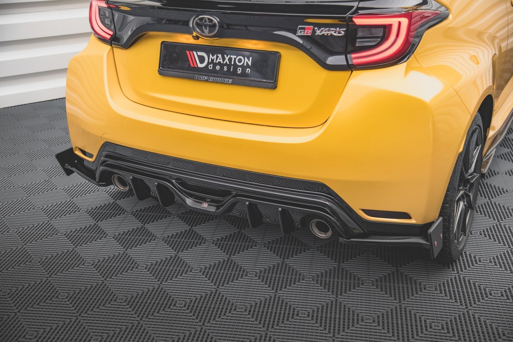 Maxton Design - Heck Ansatz Flaps Diffusor V4 + Flaps für Toyota GR Yaris Mk4 - Aerowerk.