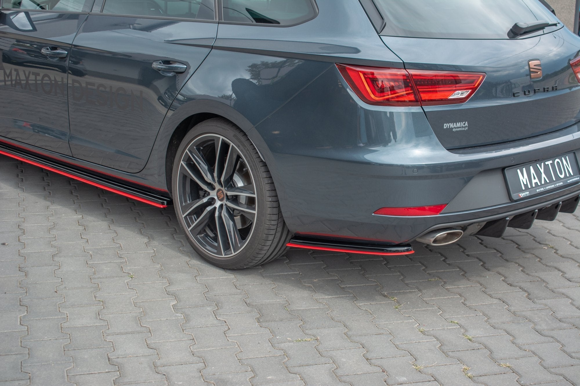 Maxton Design - Heck Ansatz Flaps Diffusor V4 für Seat Leon Cupra Mk3 FL Sportstourer - Aerowerk.