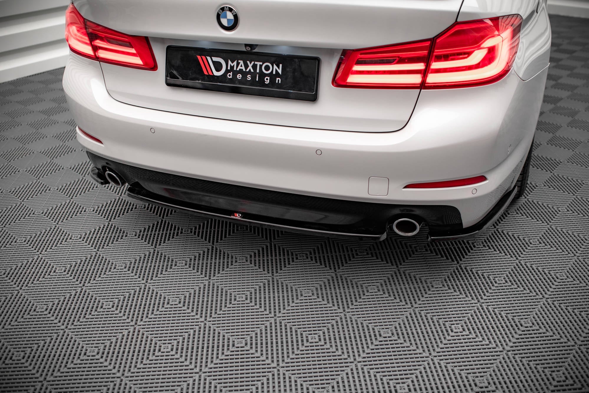 Maxton Design - Heckansatz Diffusor für BMW 5er Limousine G30 - Aerowerk.