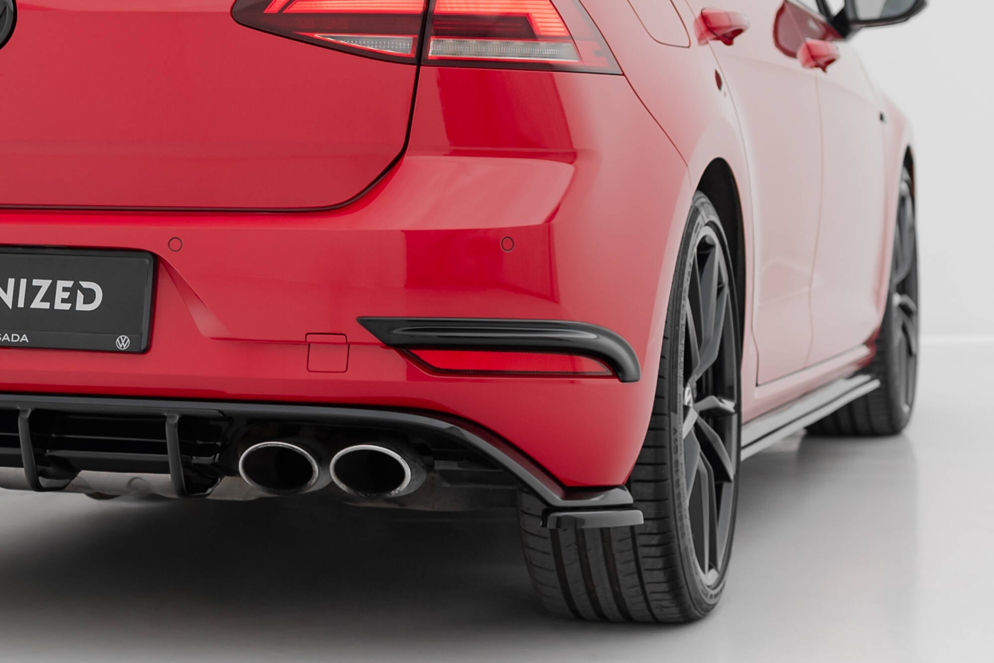Maxton Design - Hintere Rahmen Für Leuchten VW Golf R / R - Line Mk7 Facelift - Aerowerk.