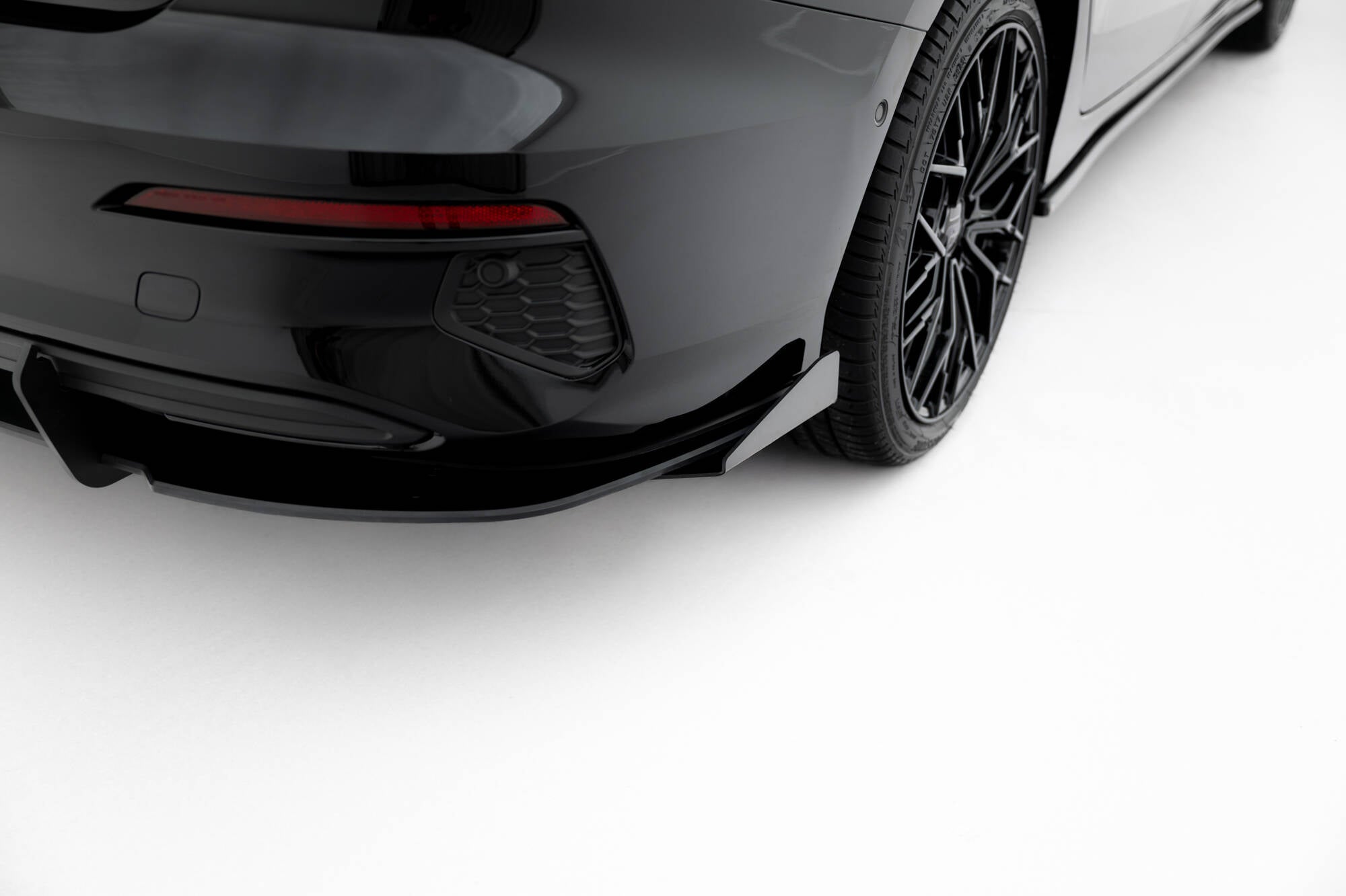 Maxton Design - Hintere Seiten Flaps für Audi A3 Limousine 8Y - Aerowerk.