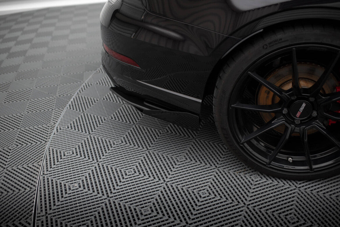 Hintere Seiten Flaps für Audi RS3 Limousine 8V Facelift - Aerowerk.