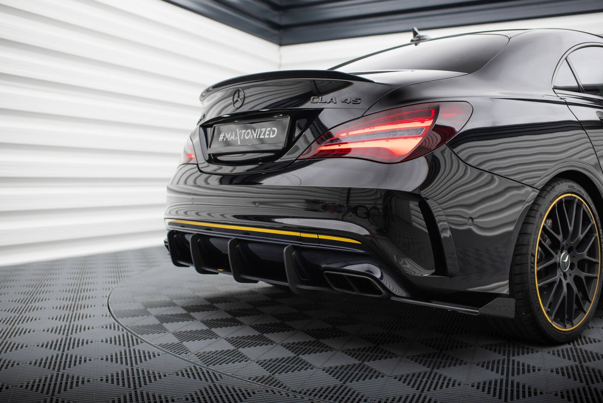 Maxton Design - Hintere Seiten Flaps für Mercedes - AMG CLA 45 C117 Facelift - Aerowerk.