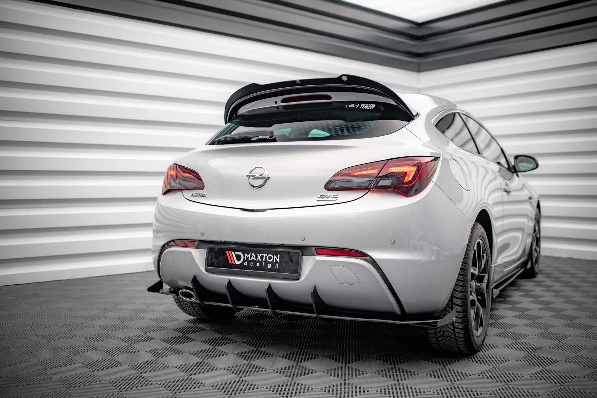 Maxton Design - Hintere Seiten Flaps für Opel Astra GTC OPC - Line J - Aerowerk.