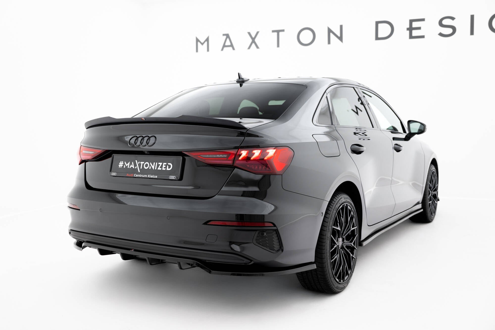 Maxton Design - Mittlerer Cup Diffusor DTM Look Heck Ansatz für Audi A3 Limousine 8Y - Aerowerk.
