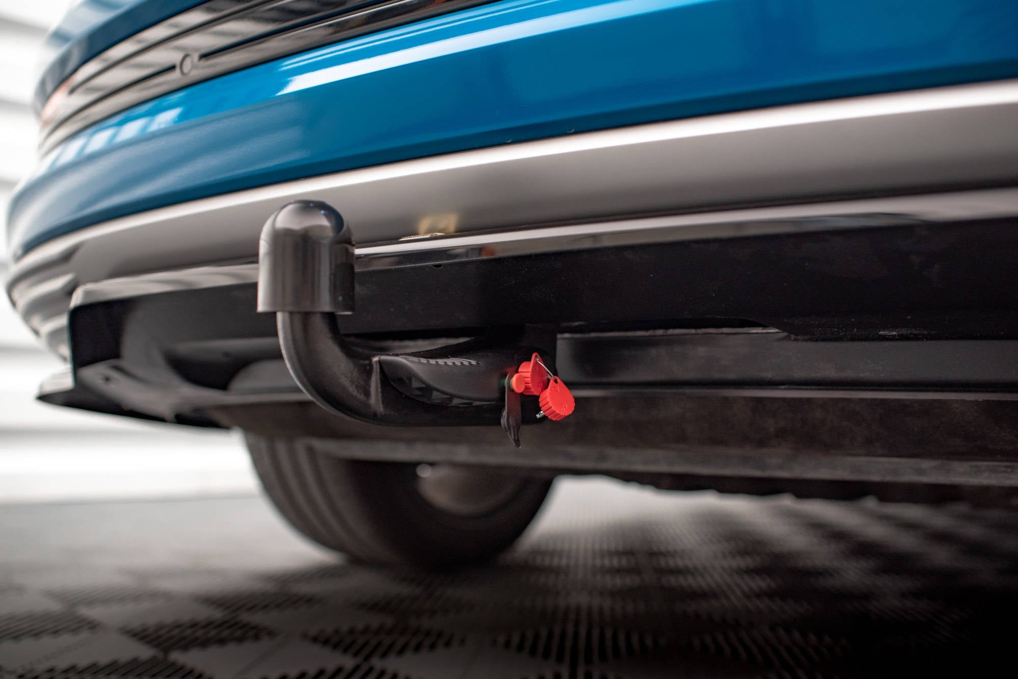 Maxton Design - Mittlerer Cup Diffusor DTM Look Heck Ansatz für Audi e - tron - Aerowerk.