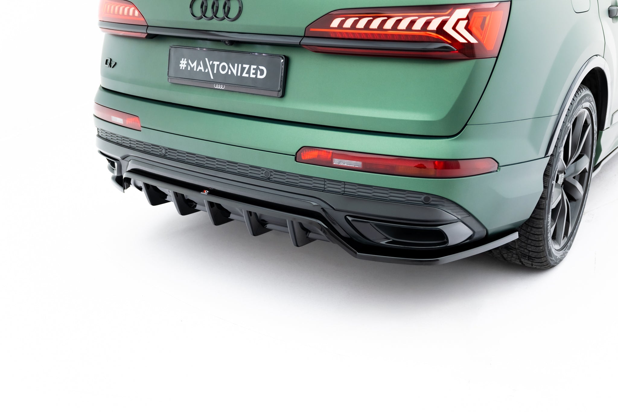 Maxton Design - Mittlerer Cup Diffusor DTM Look Heck Ansatz für Audi RSQ8 Mk1 Facelift - Aerowerk.