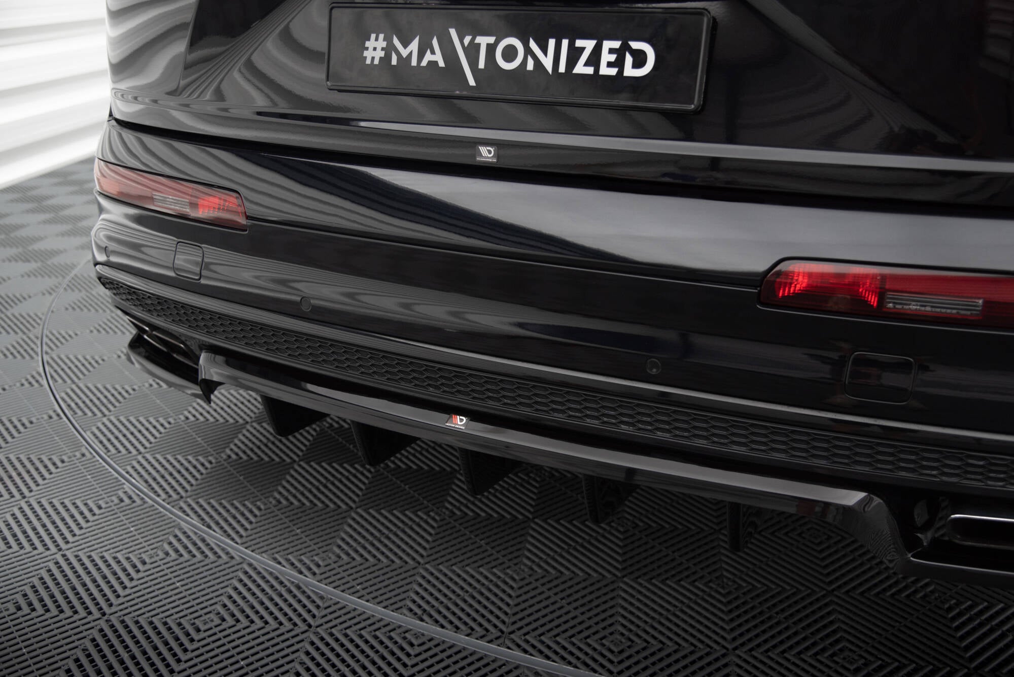 Maxton Design - Mittlerer Cup Diffusor DTM Look Heck Ansatz für Audi SQ7 Mk2 - Aerowerk.
