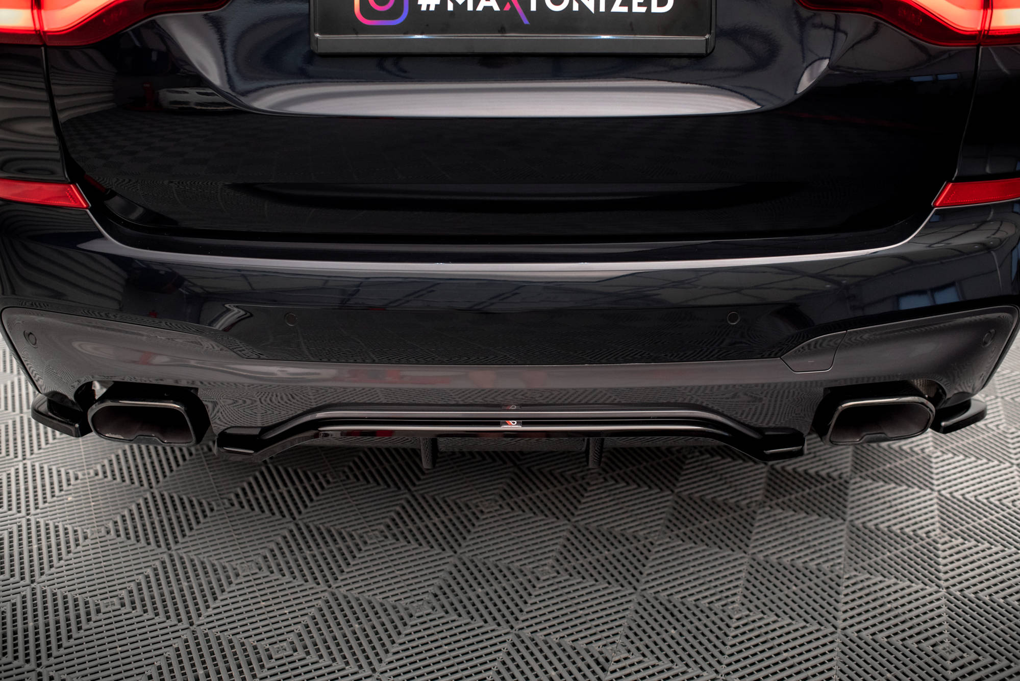 Maxton Design - Mittlerer Cup Diffusor DTM Look Heck Ansatz für BMW X3 M40i / M40d G01 - Aerowerk.