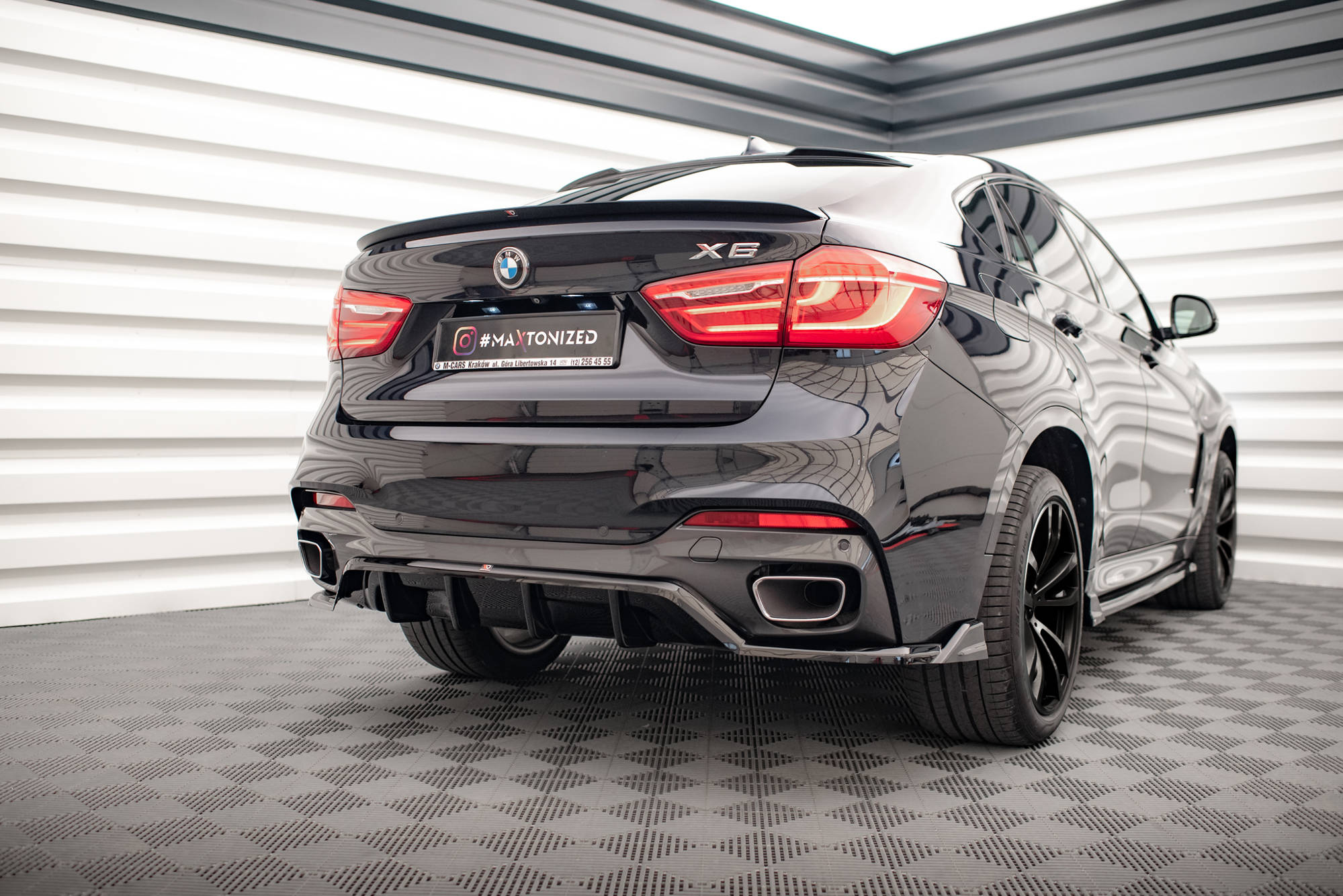 Maxton Design - Mittlerer Cup Diffusor DTM Look Heck Ansatz für BMW X6 M - Paket F16 - Aerowerk.