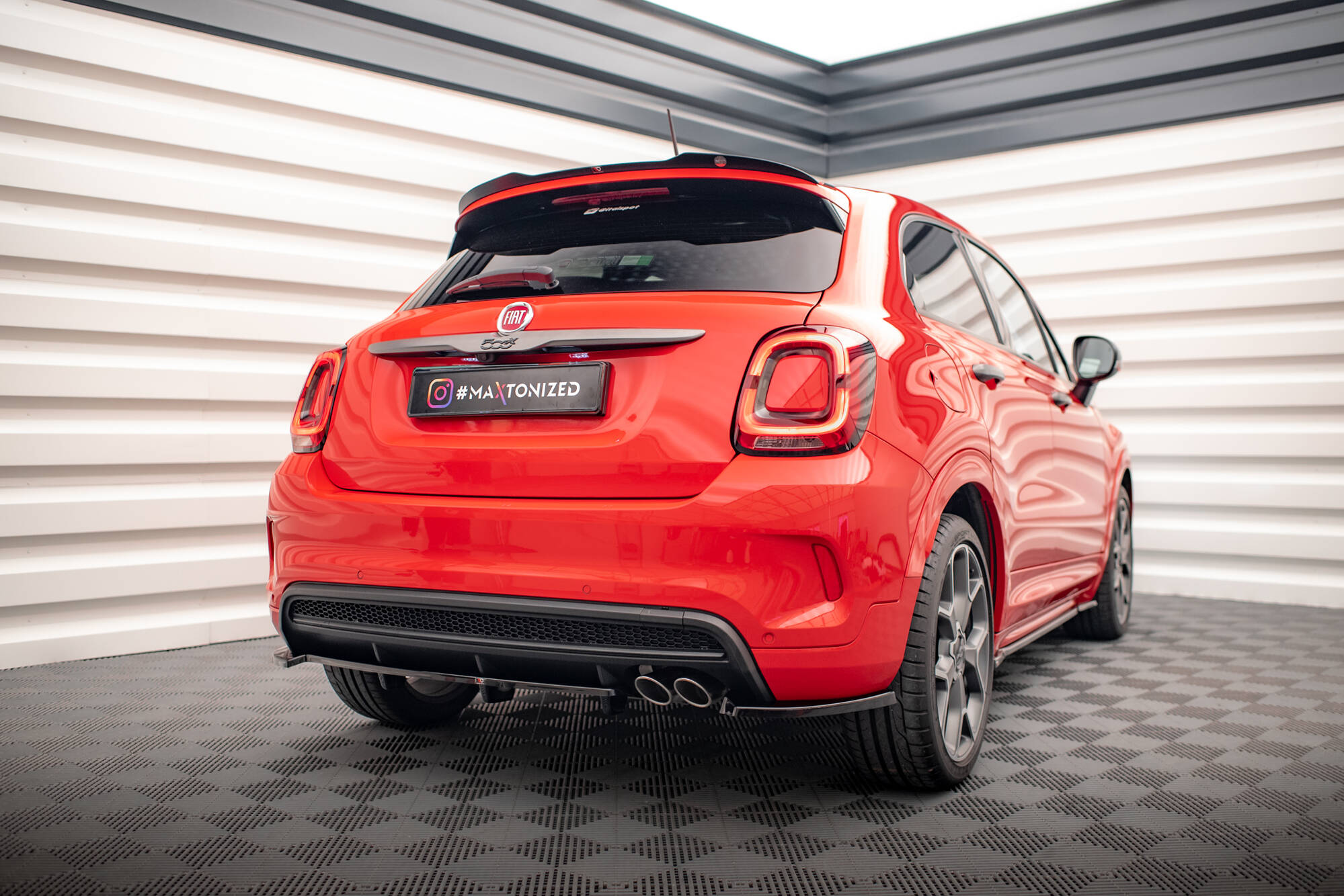 Maxton Design - Mittlerer Cup Diffusor DTM Look Heck Ansatz für Fiat 500X Sport Mk1 Facelift - Aerowerk.