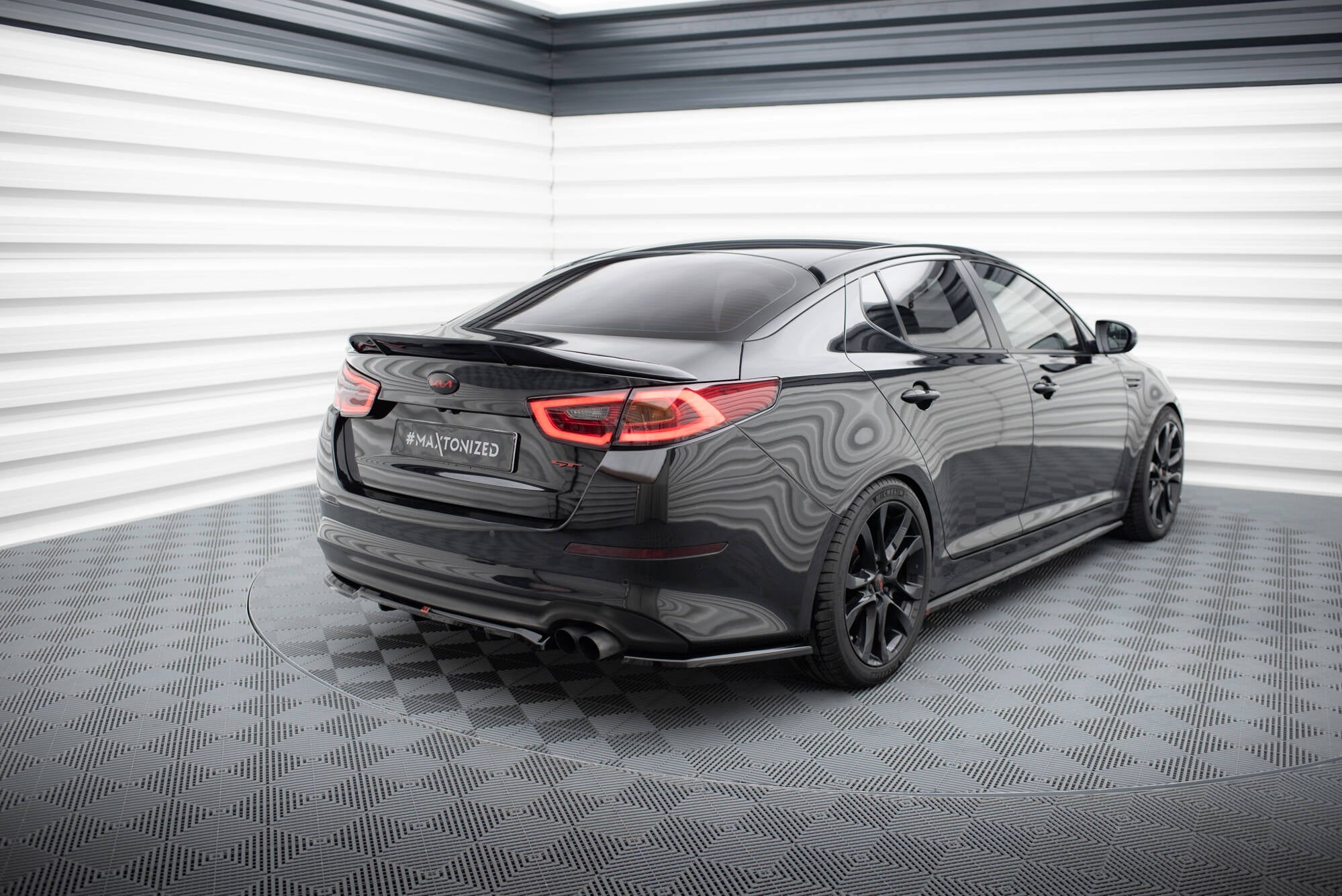 Maxton Design - Mittlerer Cup Diffusor DTM Look Heck Ansatz für Kia Optima Mk3 - Aerowerk.