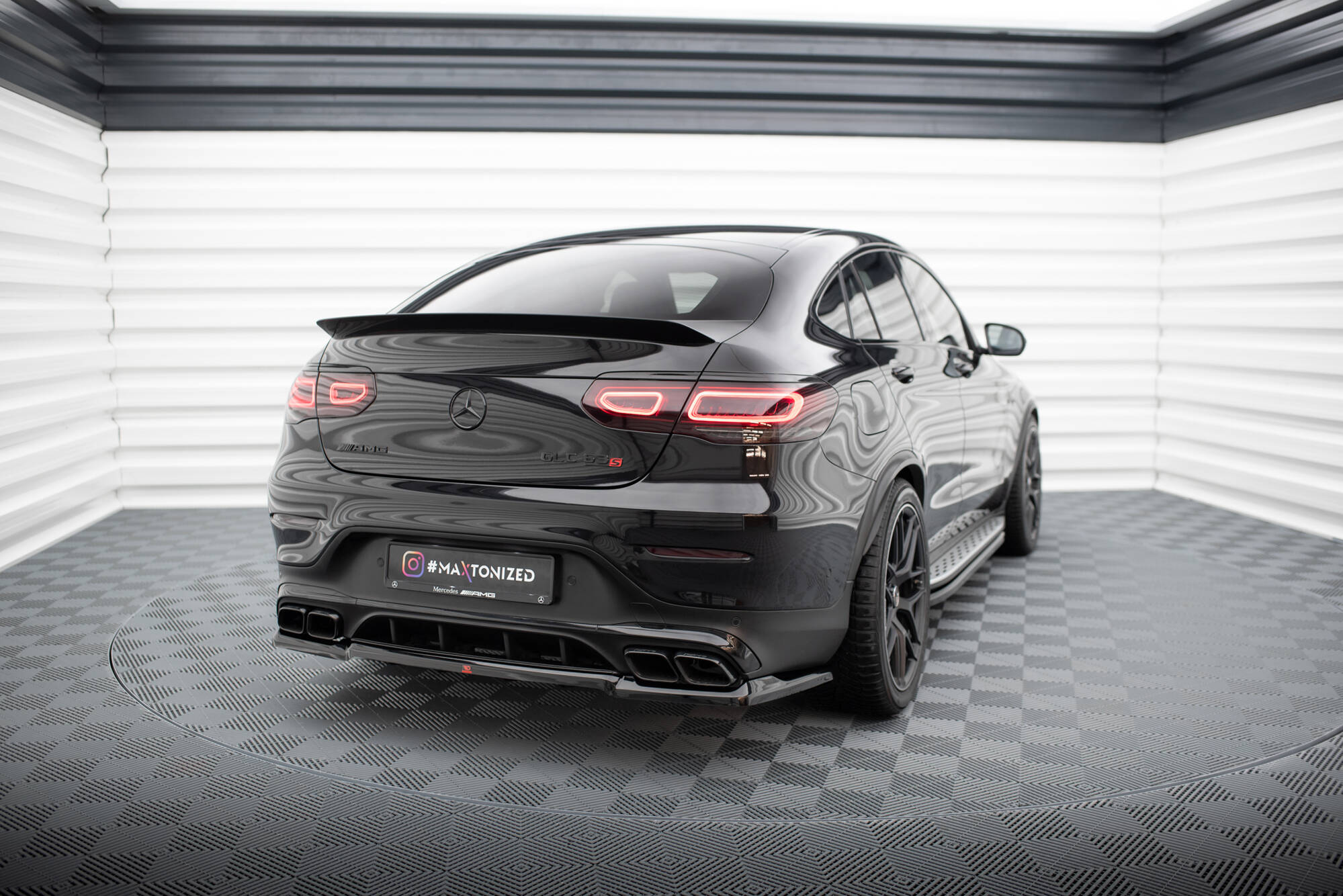 Maxton Design - Mittlerer Cup Diffusor DTM Look Heck Ansatz für Mercedes - AMG GLC 63 Coupe C253 Facelift - Aerowerk.