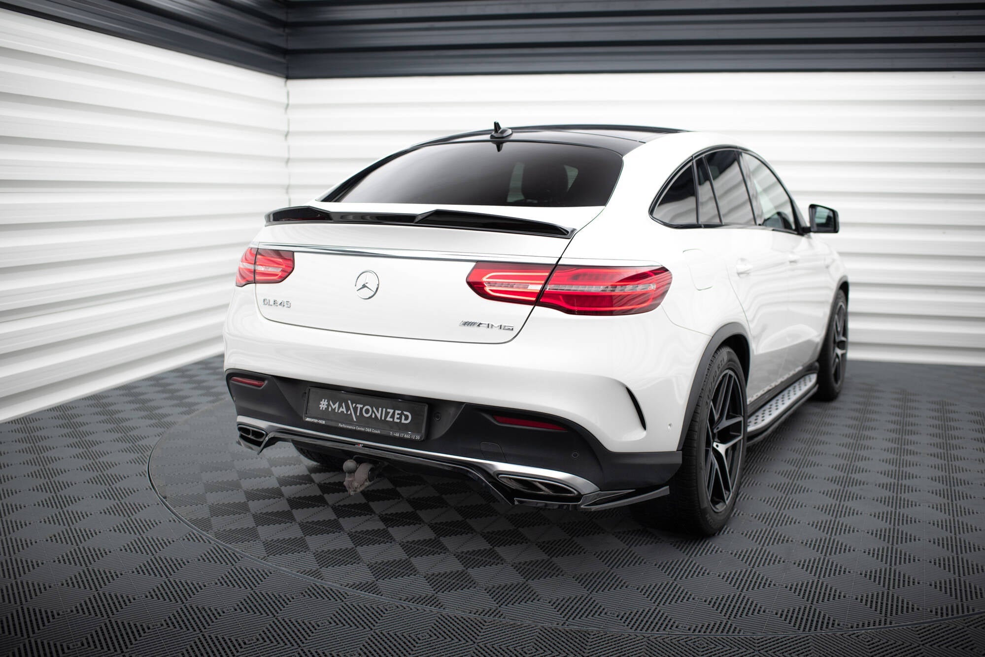 Maxton Design - Mittlerer Cup Diffusor DTM Look Heck Ansatz für Mercedes - AMG GLE 43 Coupe C292 - Aerowerk.