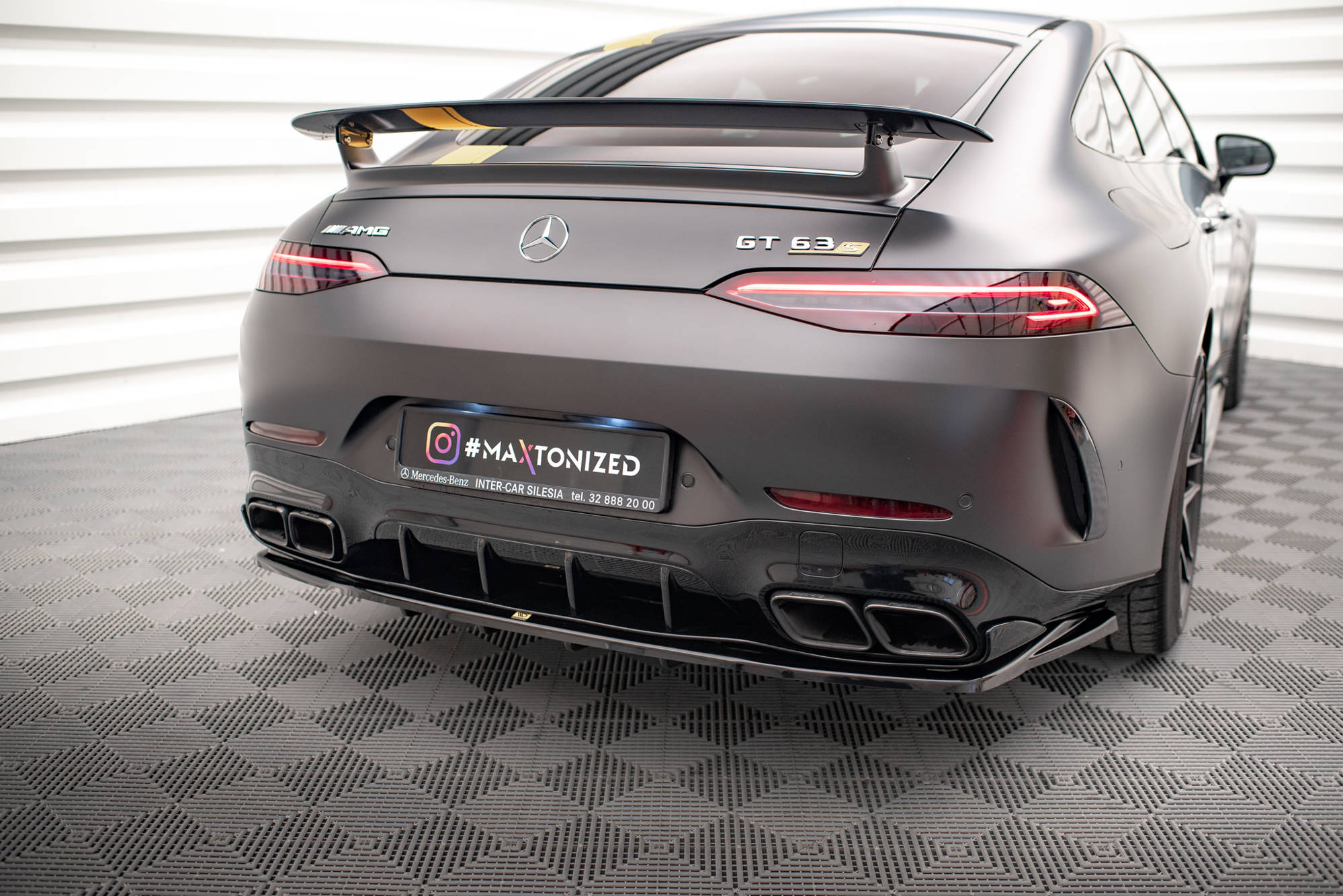 Maxton Design - Mittlerer Cup Diffusor DTM Look Heck Ansatz für Mercedes - AMG GT 63S 4 - Door Coupe Aero - Aerowerk.