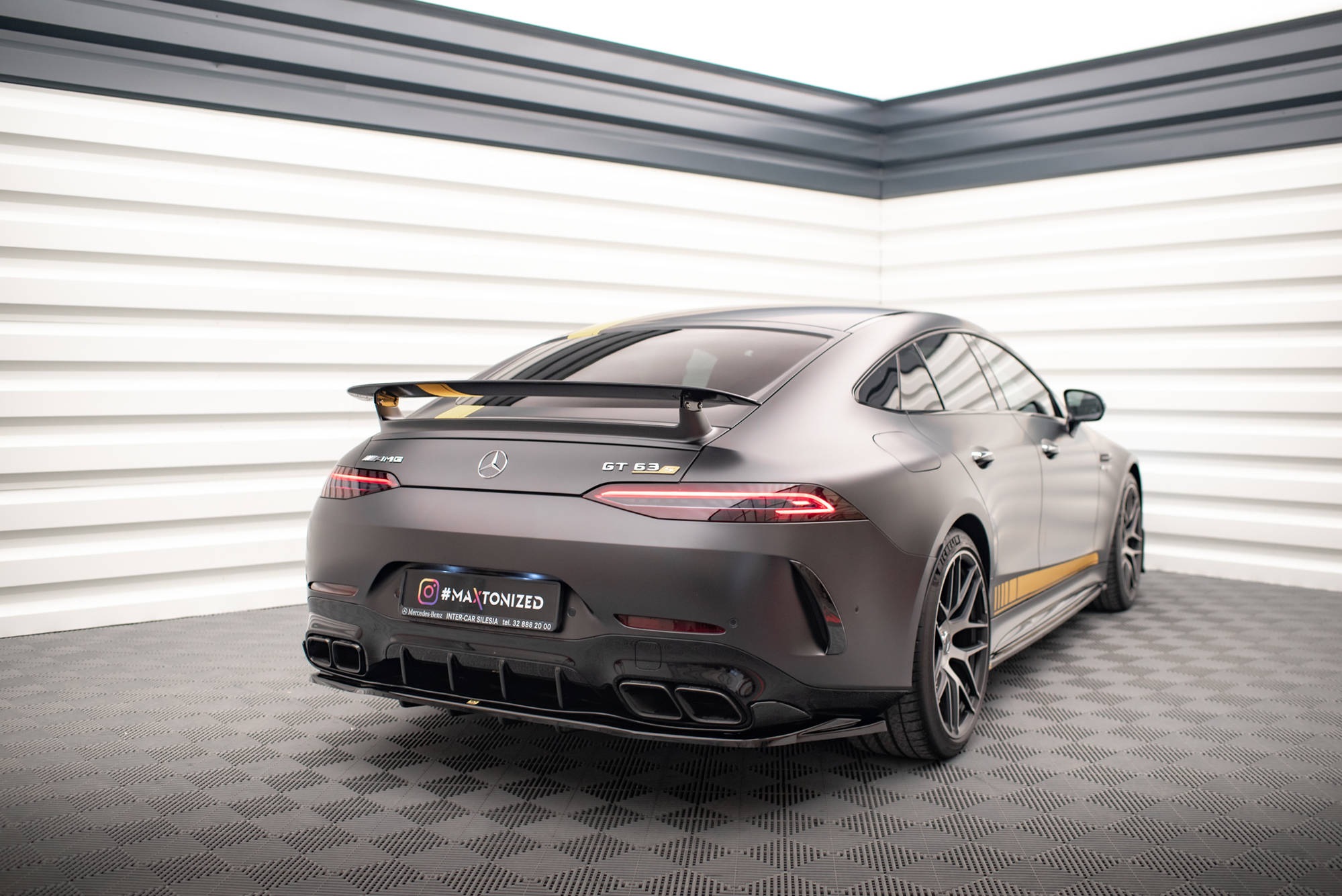 Maxton Design - Mittlerer Cup Diffusor DTM Look Heck Ansatz für Mercedes - AMG GT 63S 4 - Door Coupe Aero - Aerowerk.