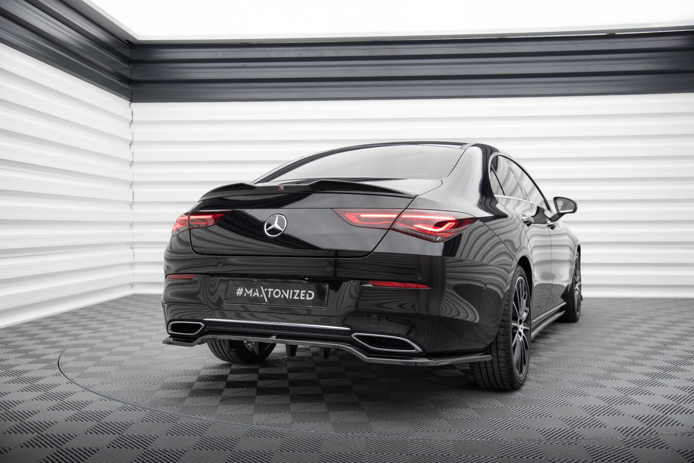 Maxton Design - Mittlerer Cup Diffusor DTM Look Heck Ansatz für Mercedes - Benz CLA Coupe C118 - Aerowerk.
