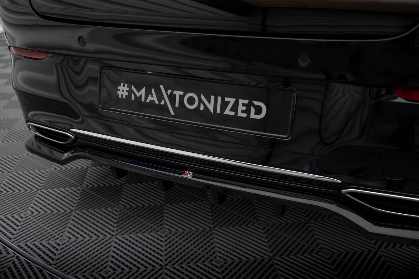 Maxton Design - Mittlerer Cup Diffusor DTM Look Heck Ansatz für Mercedes - Benz CLA Coupe C118 - Aerowerk.