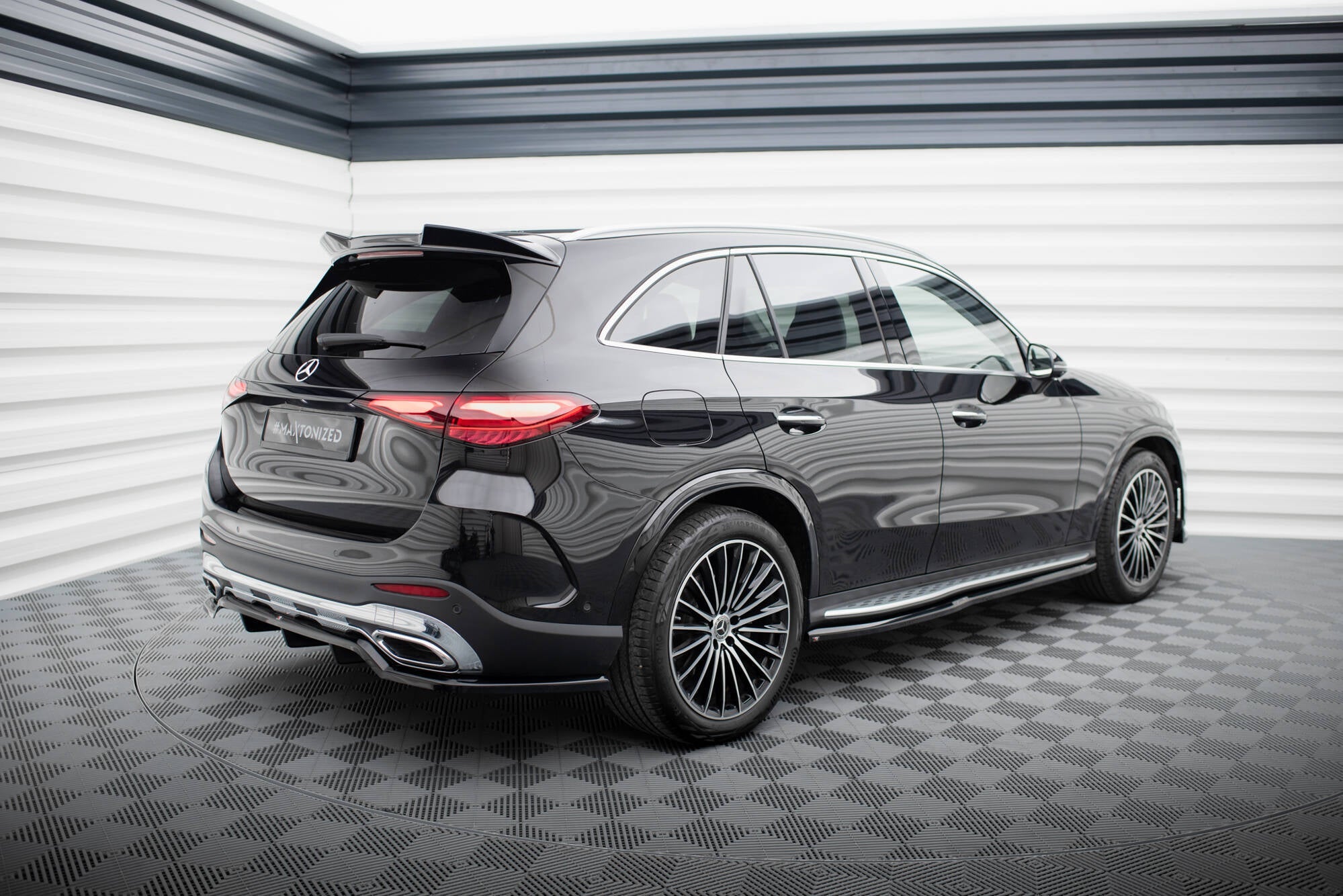 Maxton Design - Mittlerer Cup Diffusor DTM Look Heck Ansatz für Mercedes - Benz GLC AMG - Line X254 - Aerowerk.