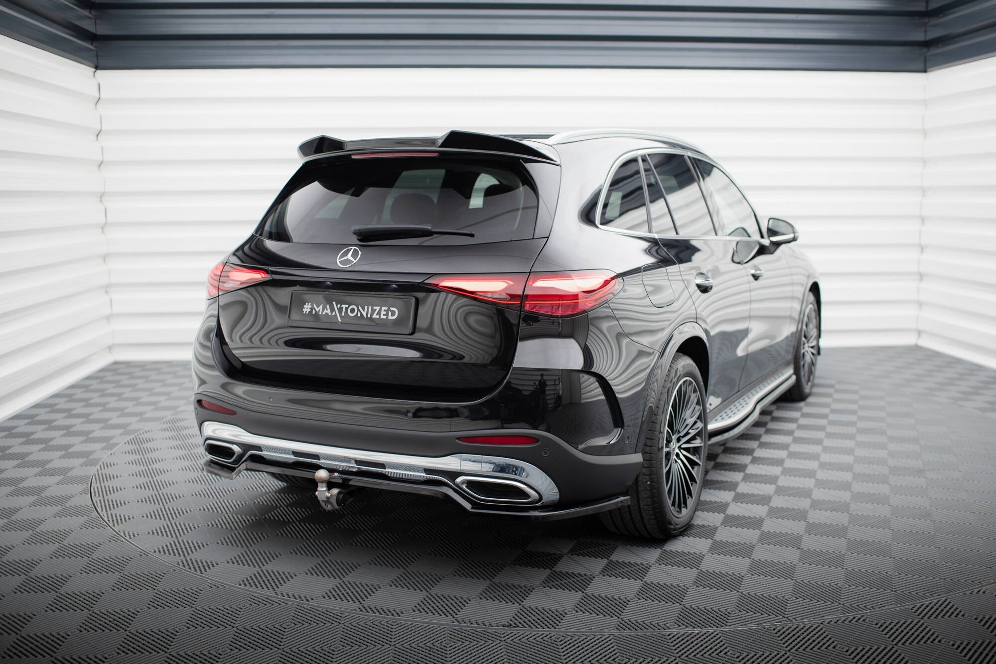 Maxton Design - Mittlerer Cup Diffusor DTM Look Heck Ansatz für Mercedes - Benz GLC AMG - Line X254 - Aerowerk.