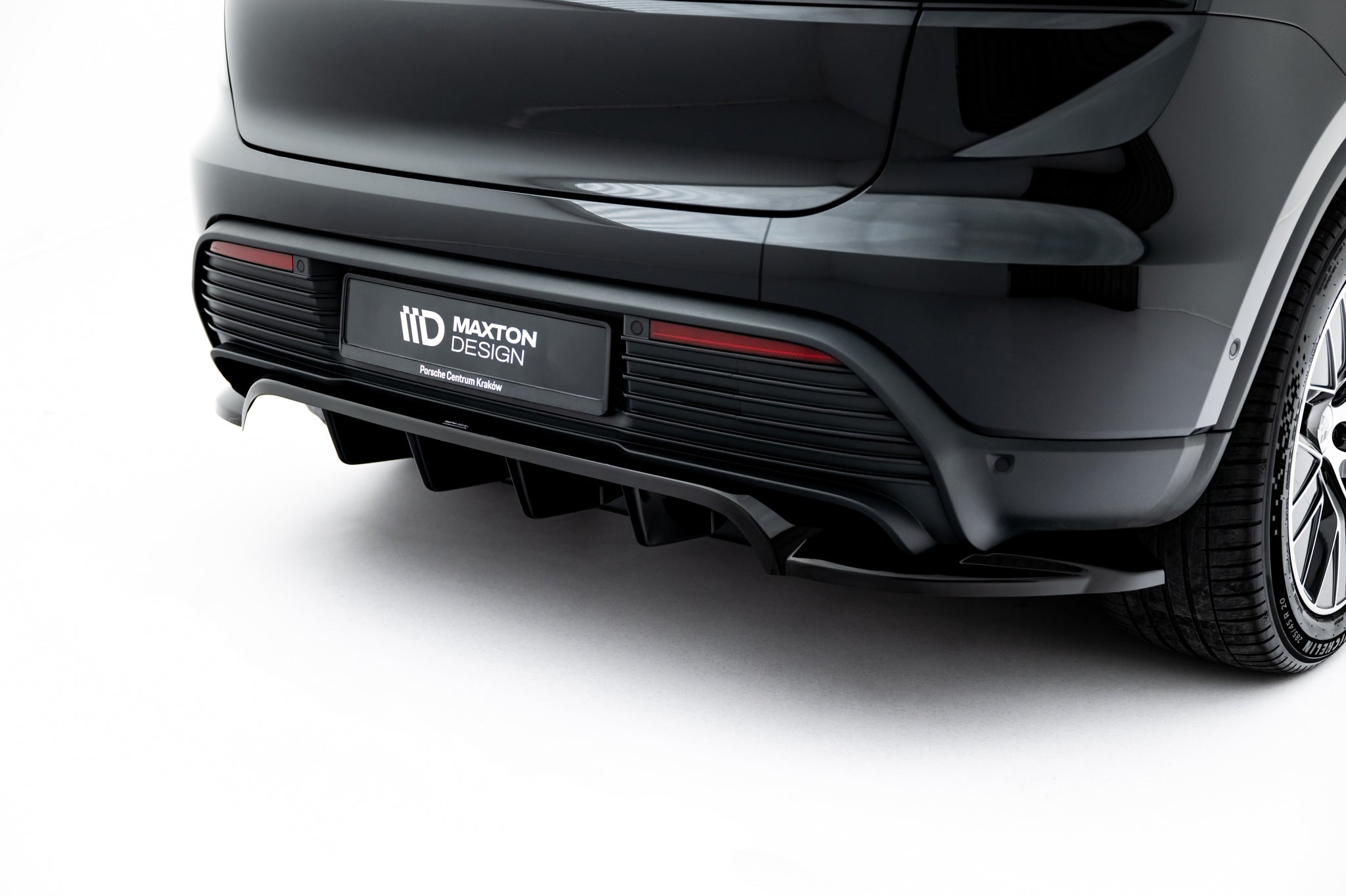 Maxton Design - Mittlerer Cup Diffusor DTM Look Heck Ansatz für Porsche Macan EV Mk1 - Aerowerk.