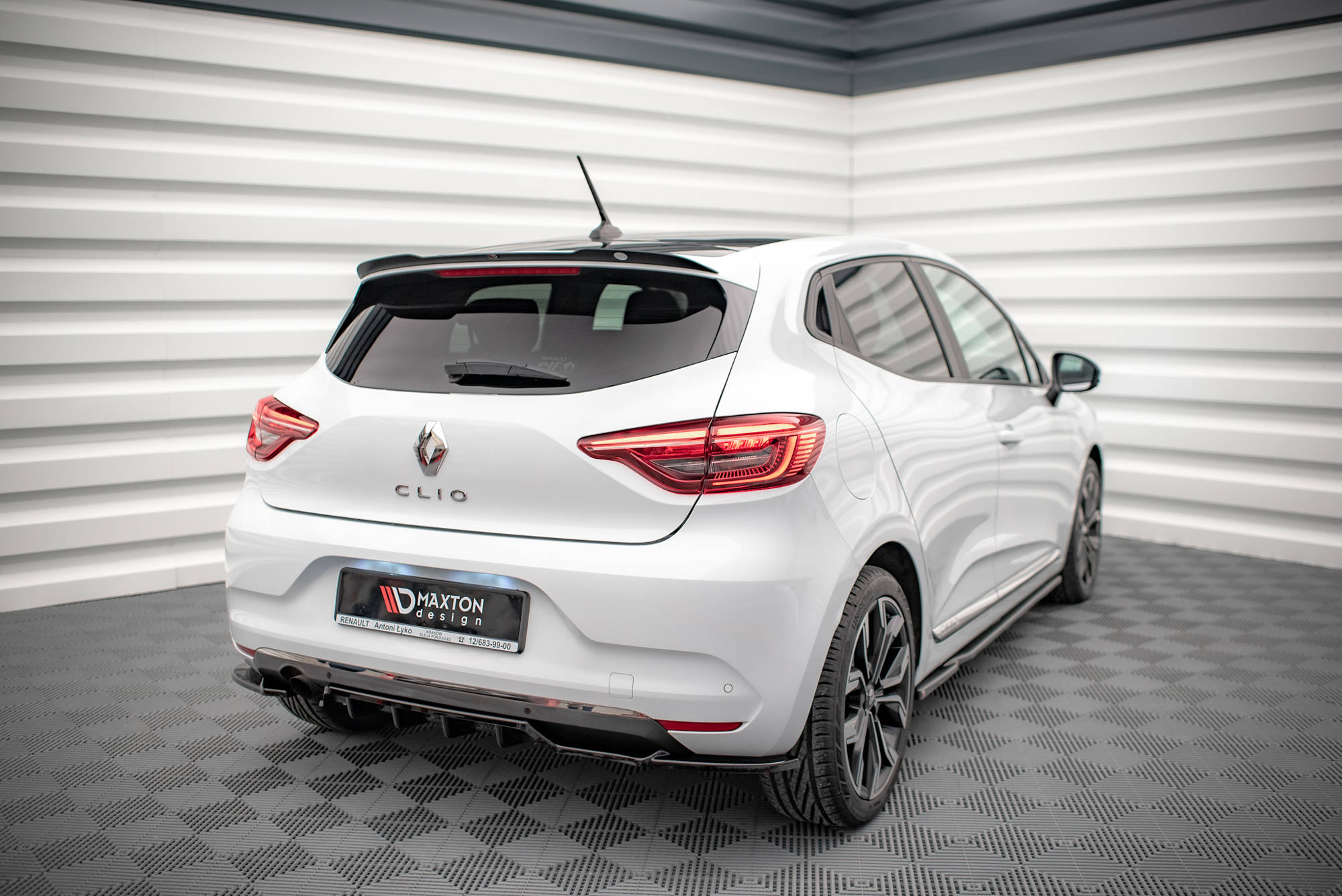 Maxton Design - Mittlerer Cup Diffusor DTM Look Heck Ansatz für Renault Clio Mk5 - Aerowerk.