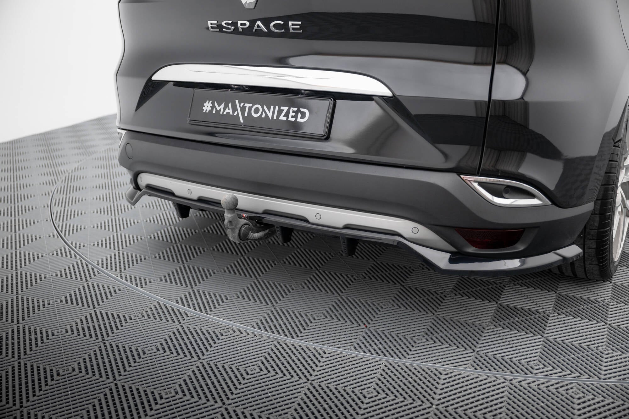 Maxton Design - Mittlerer Cup Diffusor DTM Look Heck Ansatz für Renault Espace Mk5 - Aerowerk.