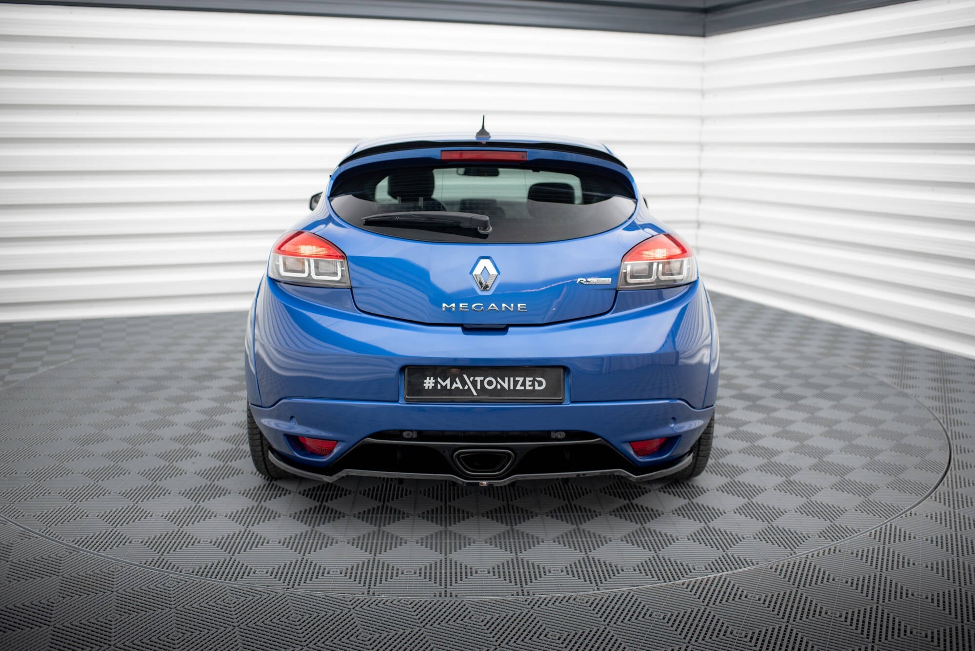 Maxton Design - Mittlerer Cup Diffusor DTM Look Heck Ansatz für Renault Megane RS Mk3 - Aerowerk.