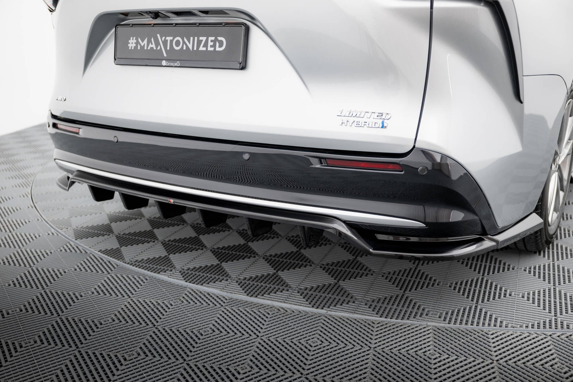 Maxton Design - Mittlerer Cup Diffusor DTM Look Heck Ansatz für Toyota Sienna Mk4 - Aerowerk.