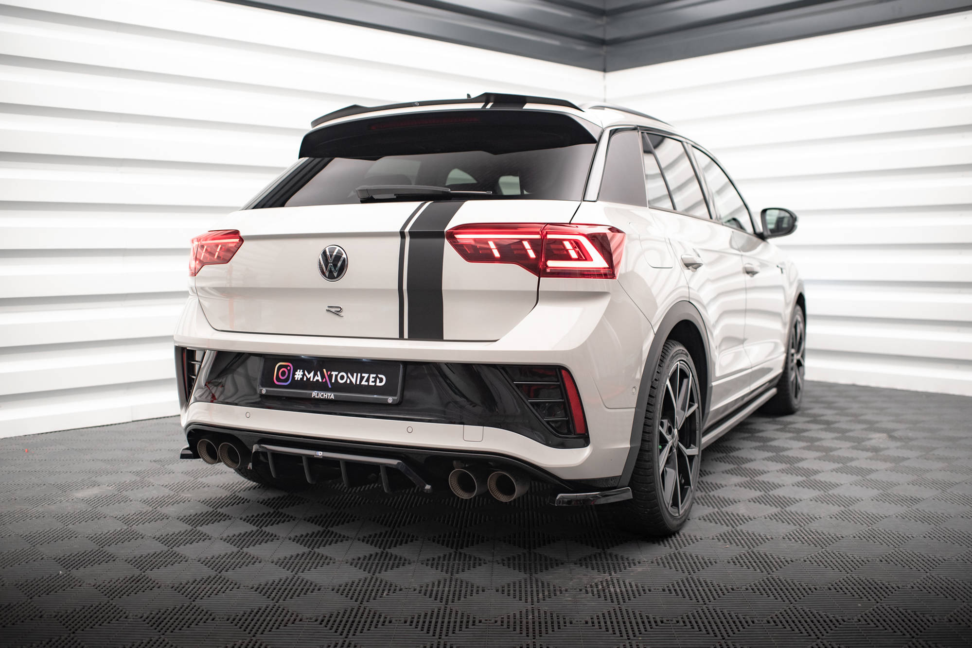Maxton Design - Mittlerer Cup Diffusor DTM Look Heck Ansatz für VW T - Roc R / R - Line Mk1 Facelift - Aerowerk.