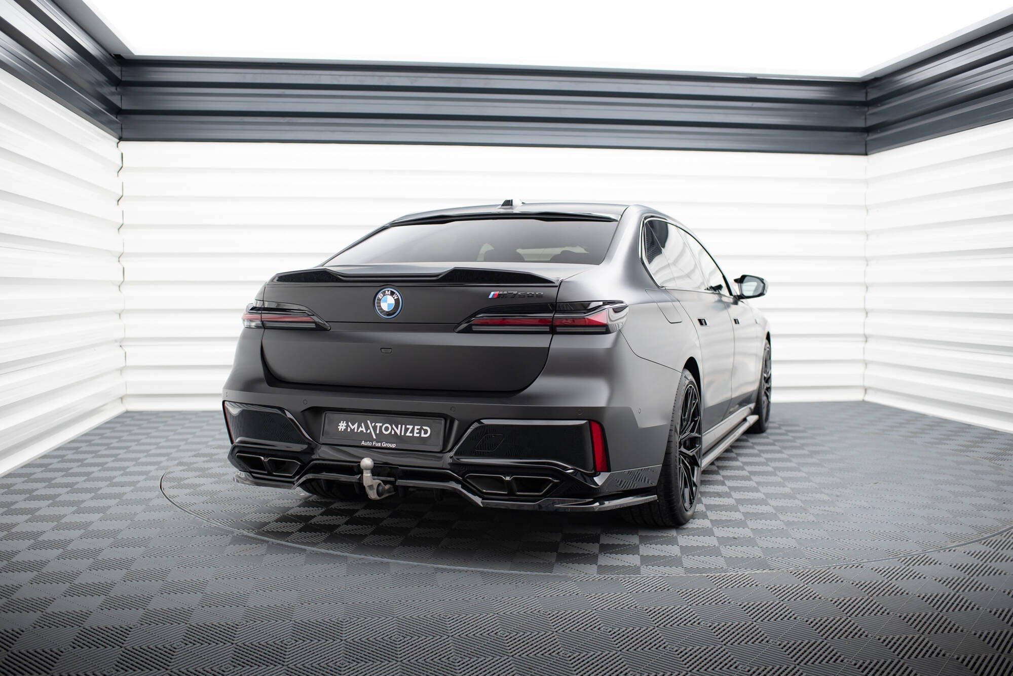 Maxton Design - Mittlerer Cup Diffusor / Heck Ansatz für BMW M760e G70 - Aerowerk.