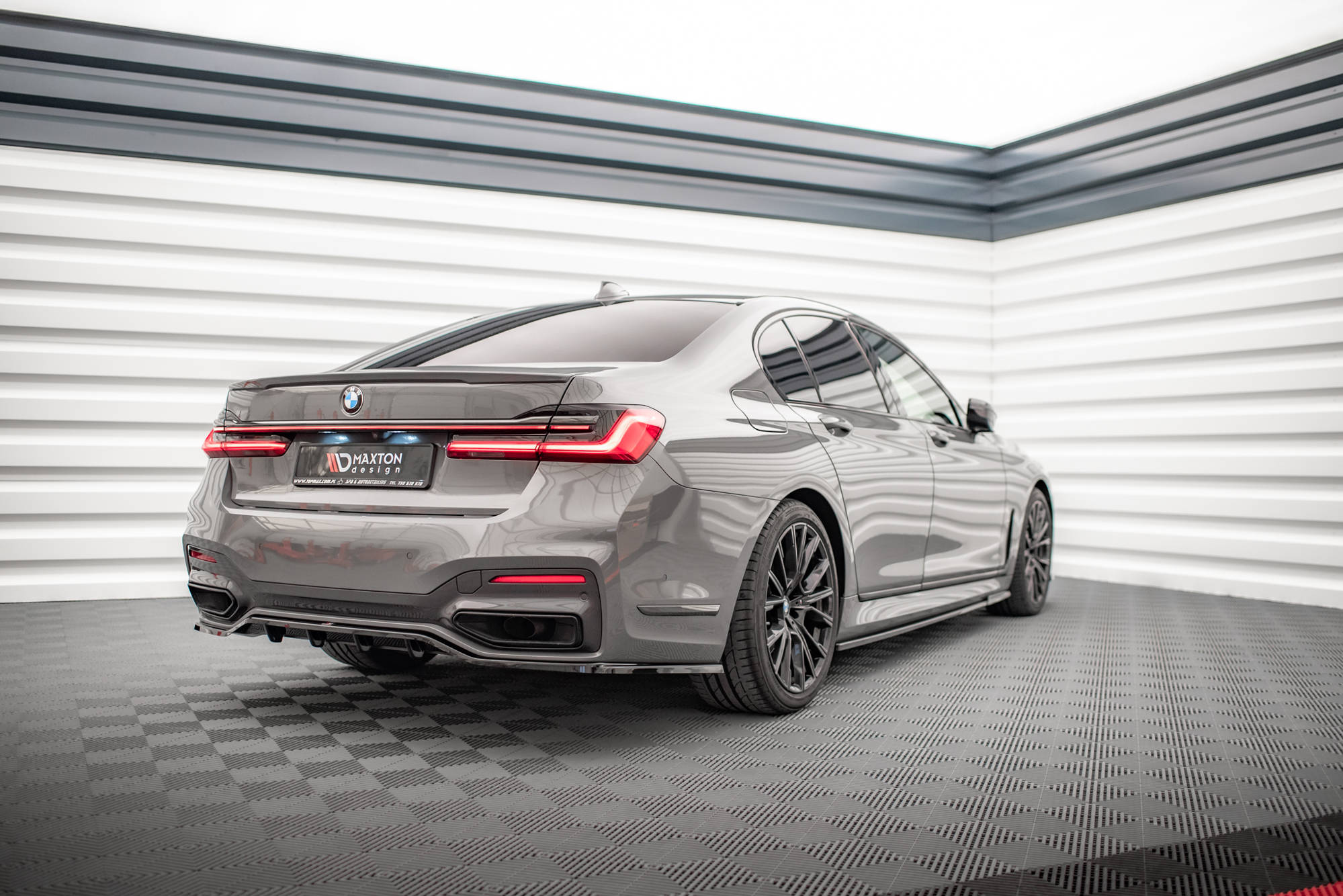 Maxton Design - Mittlerer Cup Diffusor V1 DTM Look Heck Ansatz für BMW 7 M - Paket G11 / G12 Facelift - Aerowerk.