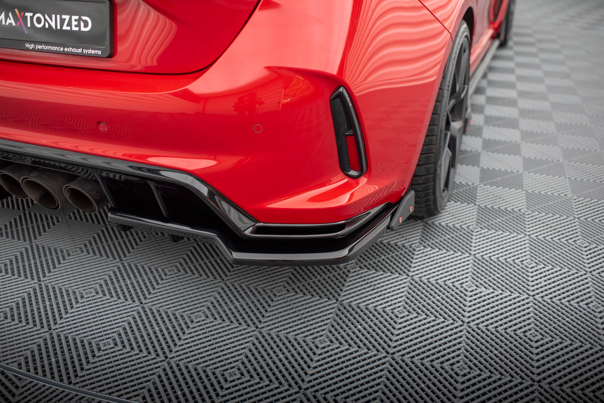 Maxton Design - Mittlerer Cup Diffusor V1 DTM Look Heck Ansatz für + Flaps Honda Civic Type - R Mk 11 - Aerowerk.