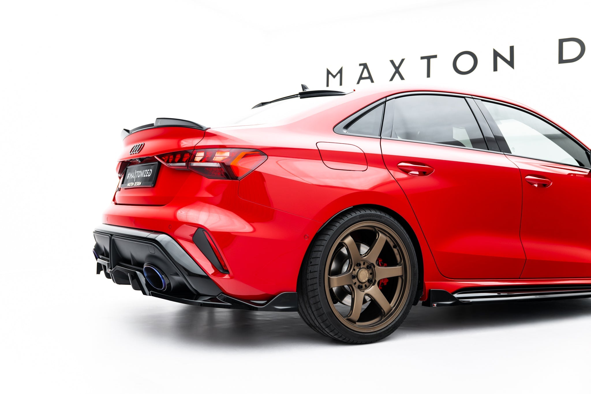 Maxton Design - Mittlerer Cup Diffusor V2 DTM Look Heck Ansatz für Audi RS3 Limousine 8Y Facelift - Aerowerk.