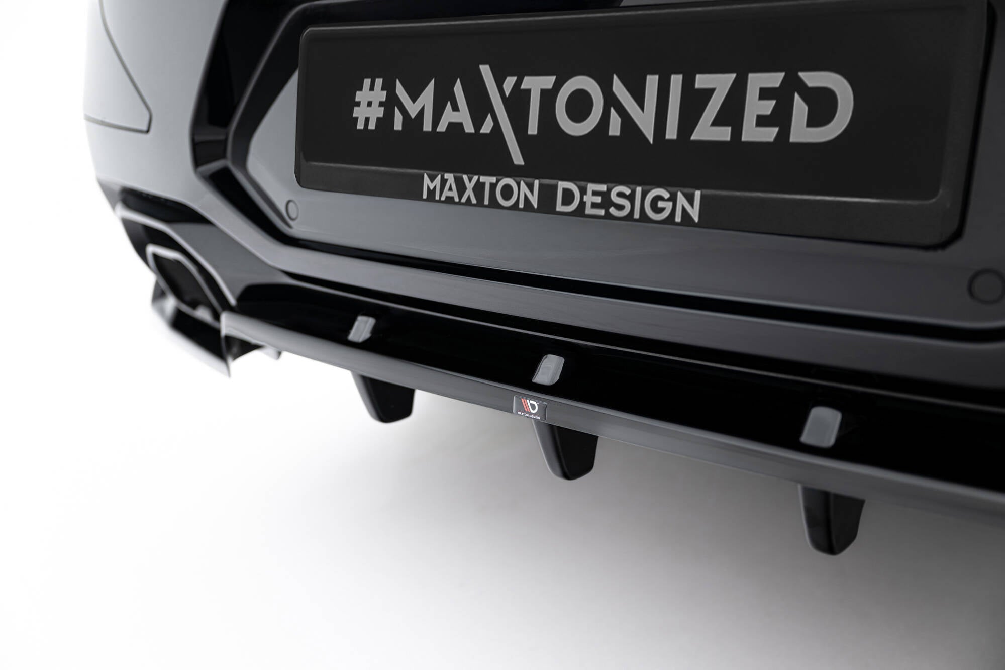 Maxton Design - Mittlerer Cup Diffusor V.2 DTM Look Heck Ansatz für BMW X4 M - Paket G02 Facelift - Aerowerk.