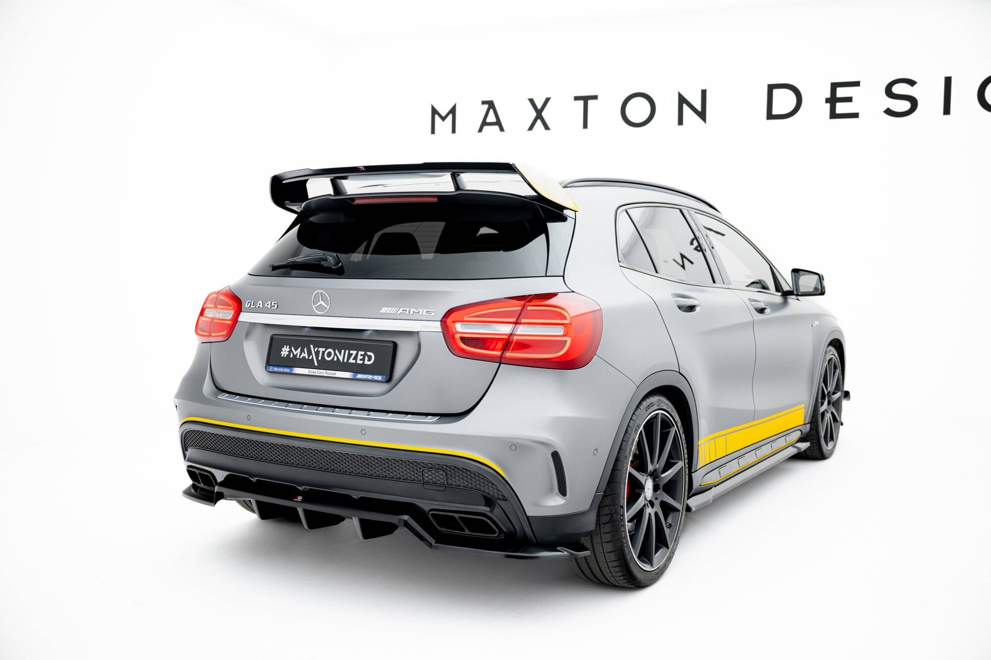 Maxton Design - Mittlerer Cup Diffusor V2 DTM Look Heck Ansatz für Mercedes - Benz GLA 45 AMG X156 - Aerowerk.